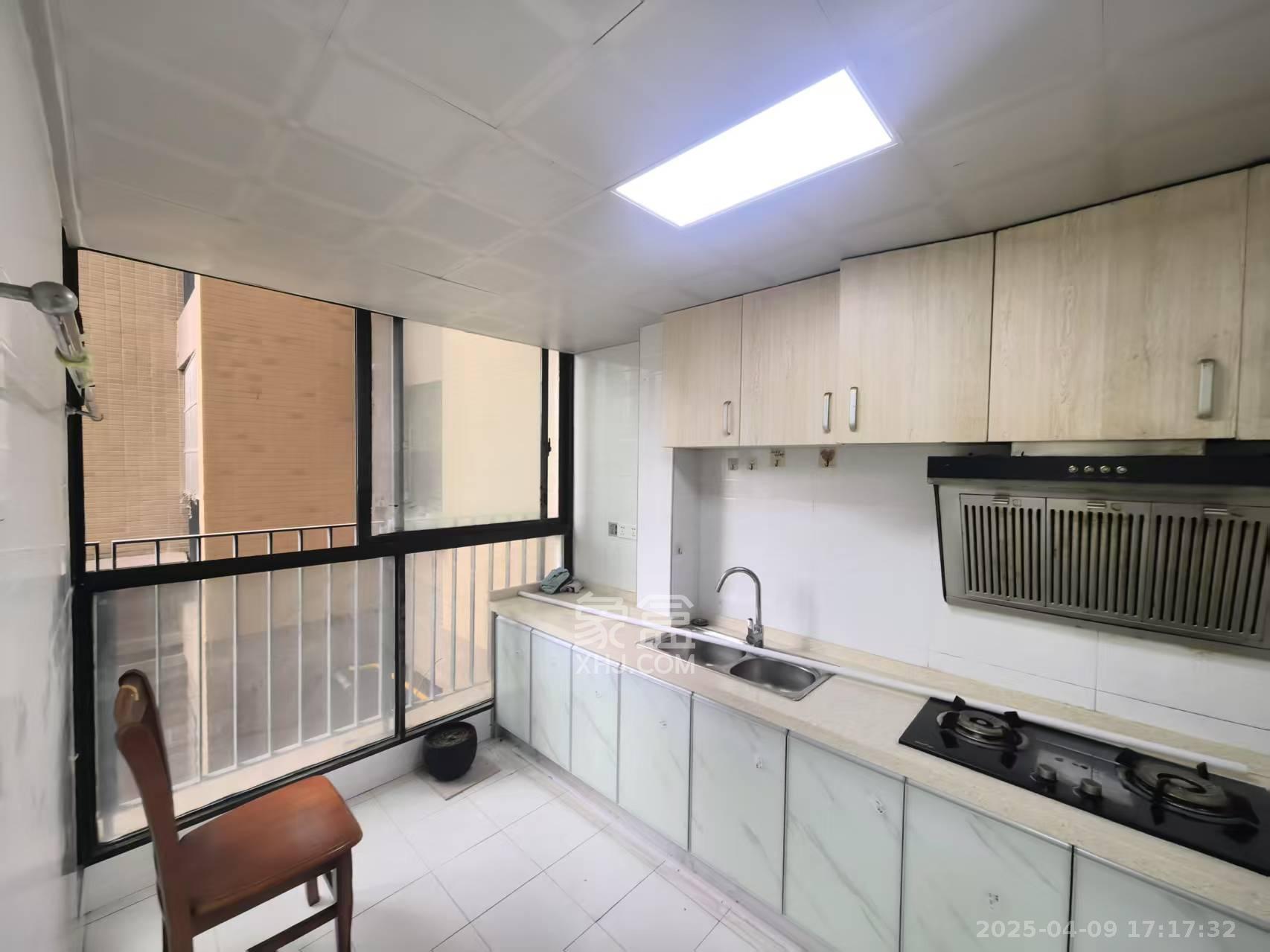 华润凤凰城三期 5室2厅2卫 2000.0元/月 华润凤凰城三期 5室2厅2卫 2000.0元/月室内图