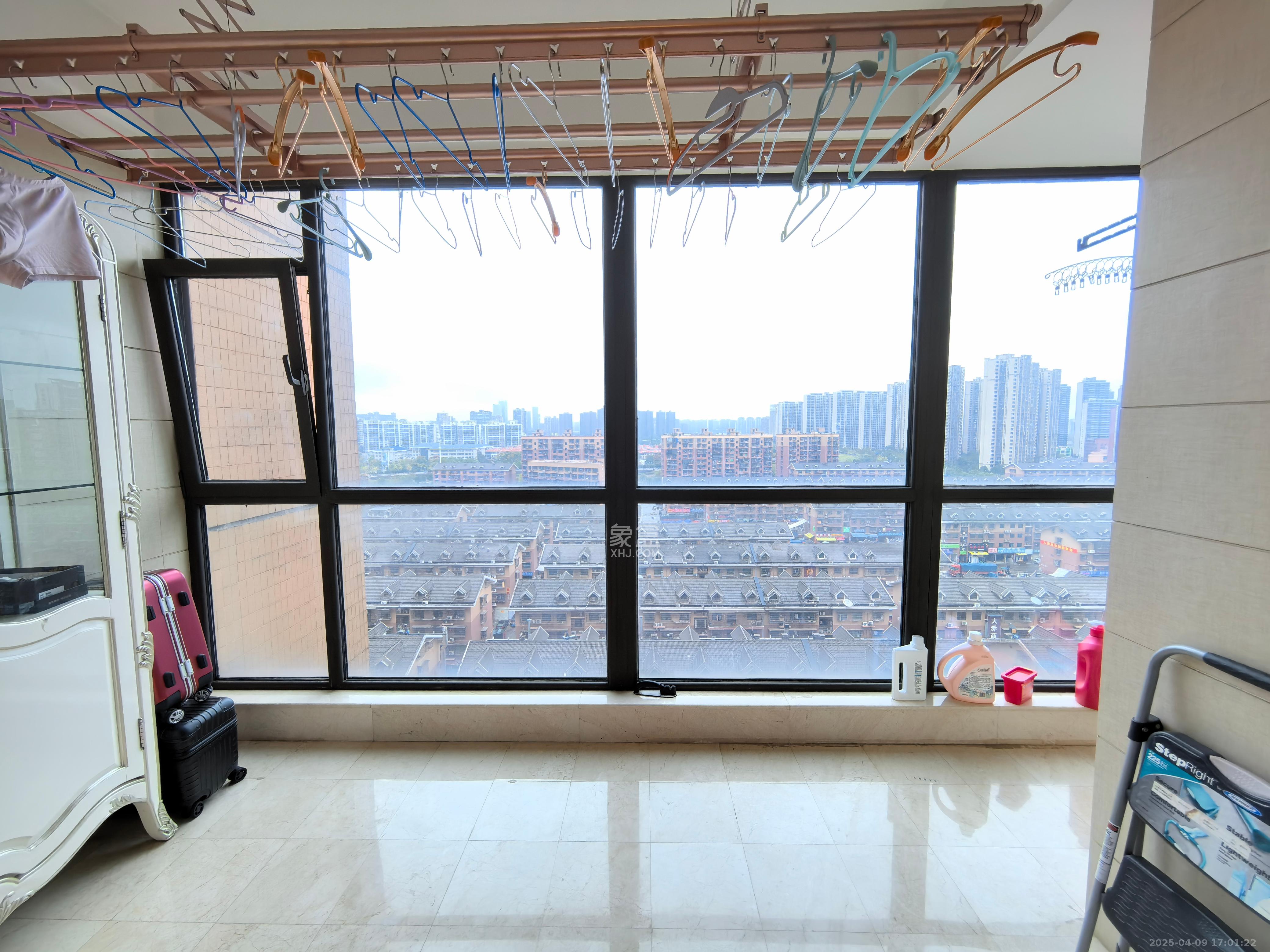 运达中央广场一、二期 3室2厅3卫 10000.0元/月 运达中央广场一、二期 3室2厅3卫 10000.0元/月室内图