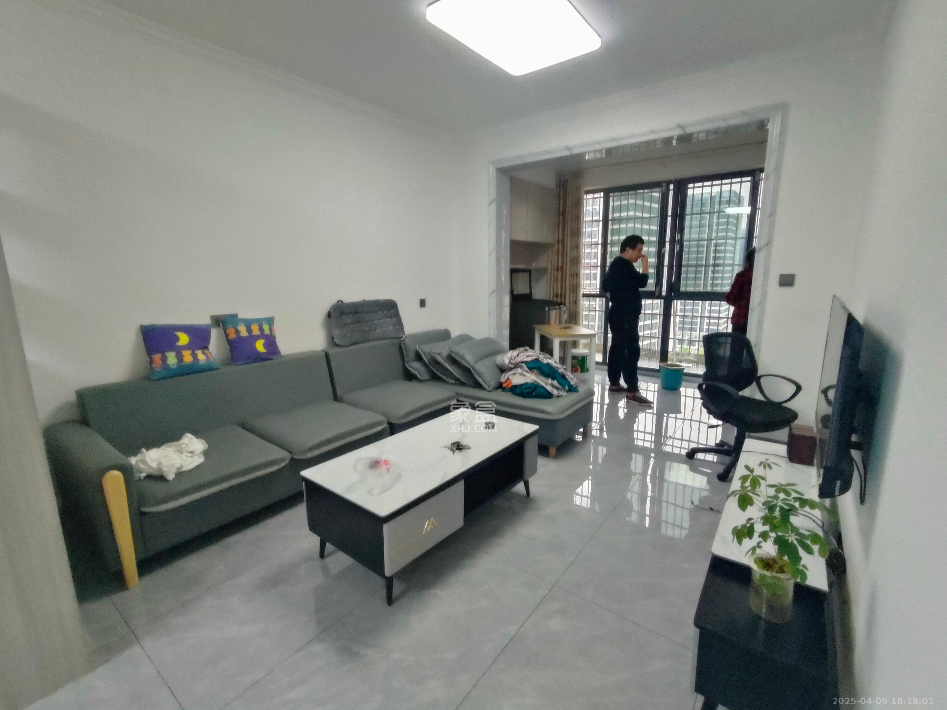 嘉荣苑  2室2厅1卫   2400.00元/月