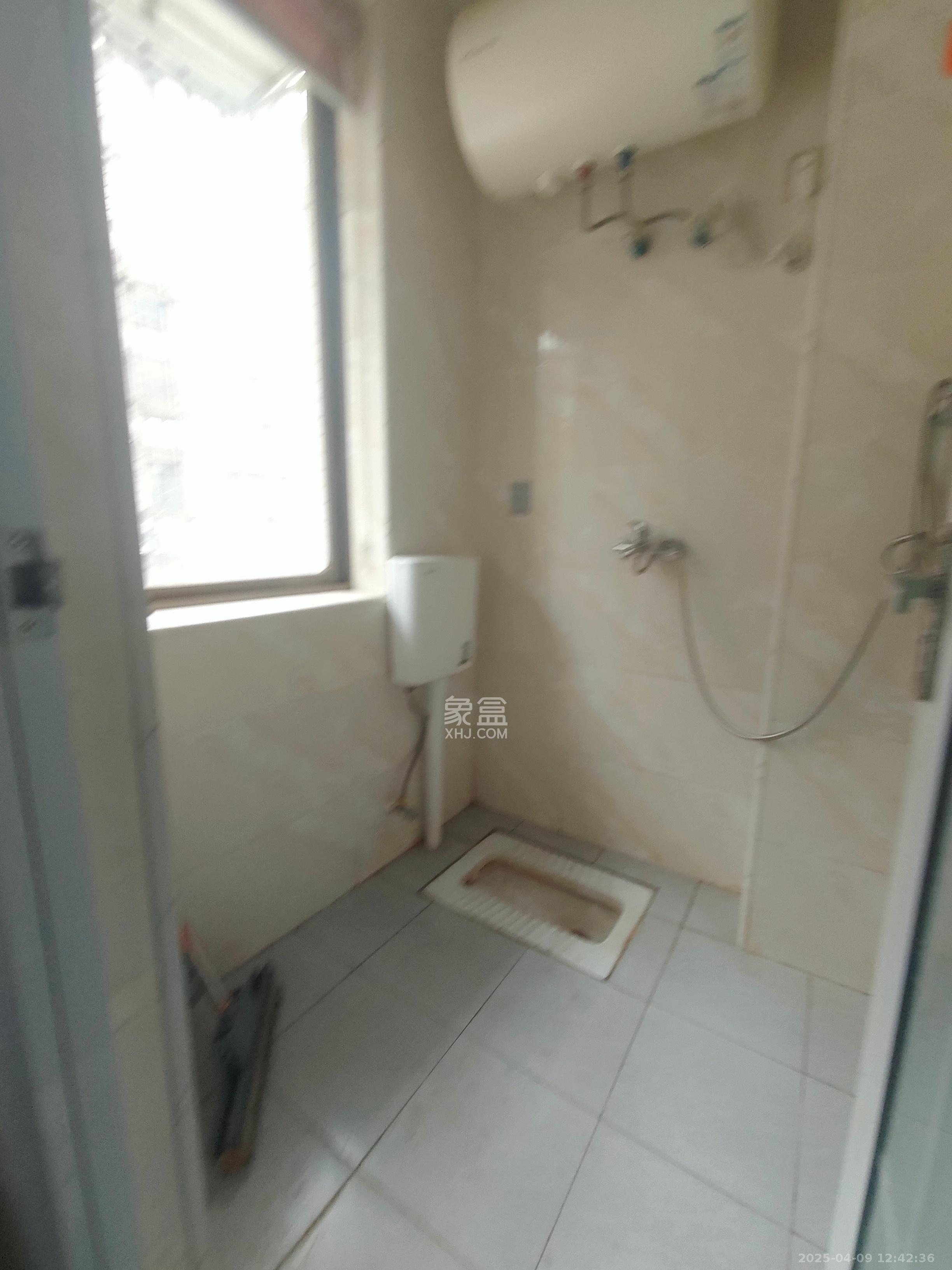 骑龙安置小区  1室1厅1卫   1250.00元/月室内图