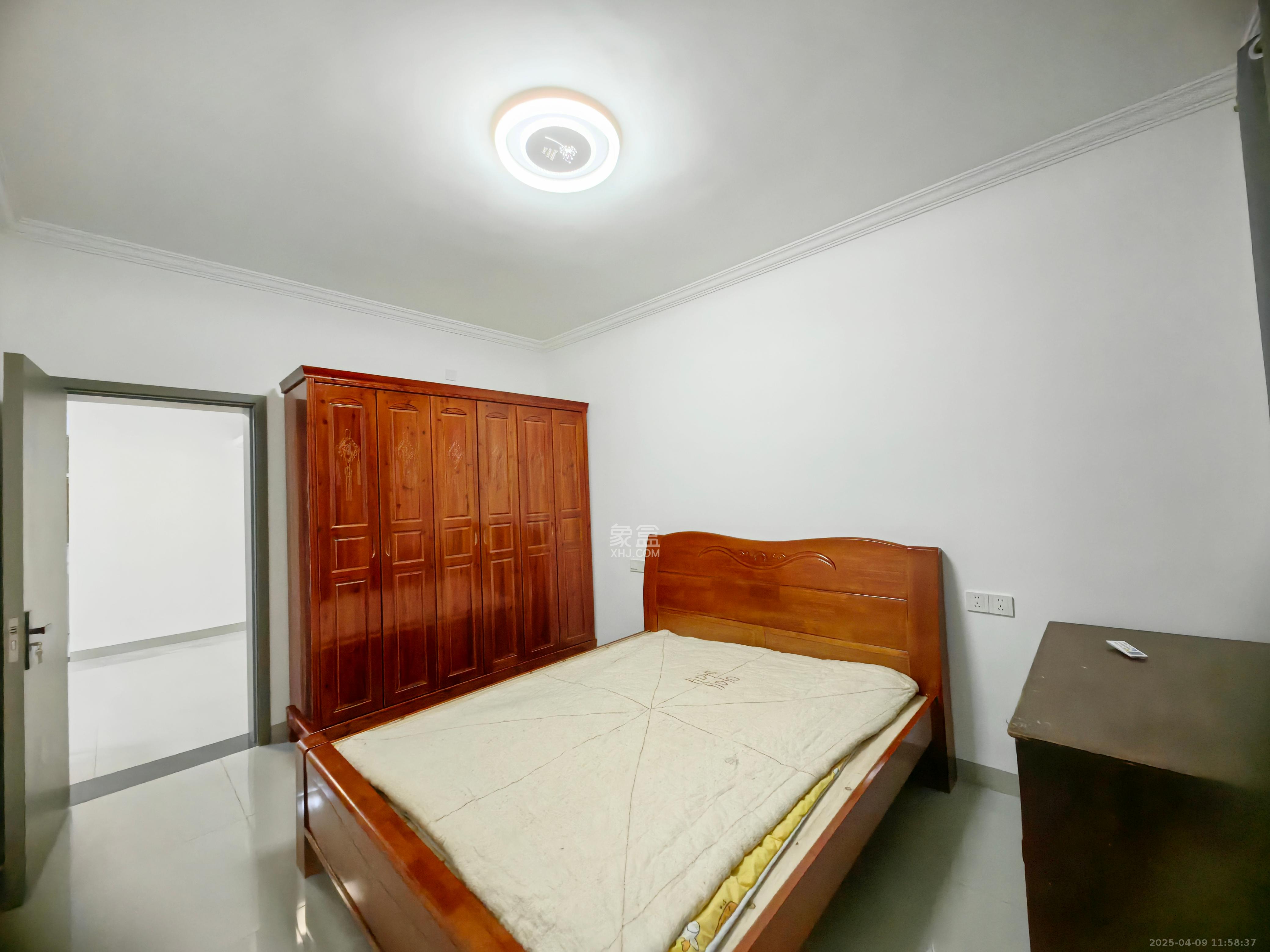 电子仓库宿舍 2室1厅1卫 2000.0元/月 电子仓库宿舍 2室1厅1卫 2000.0元/月室内图