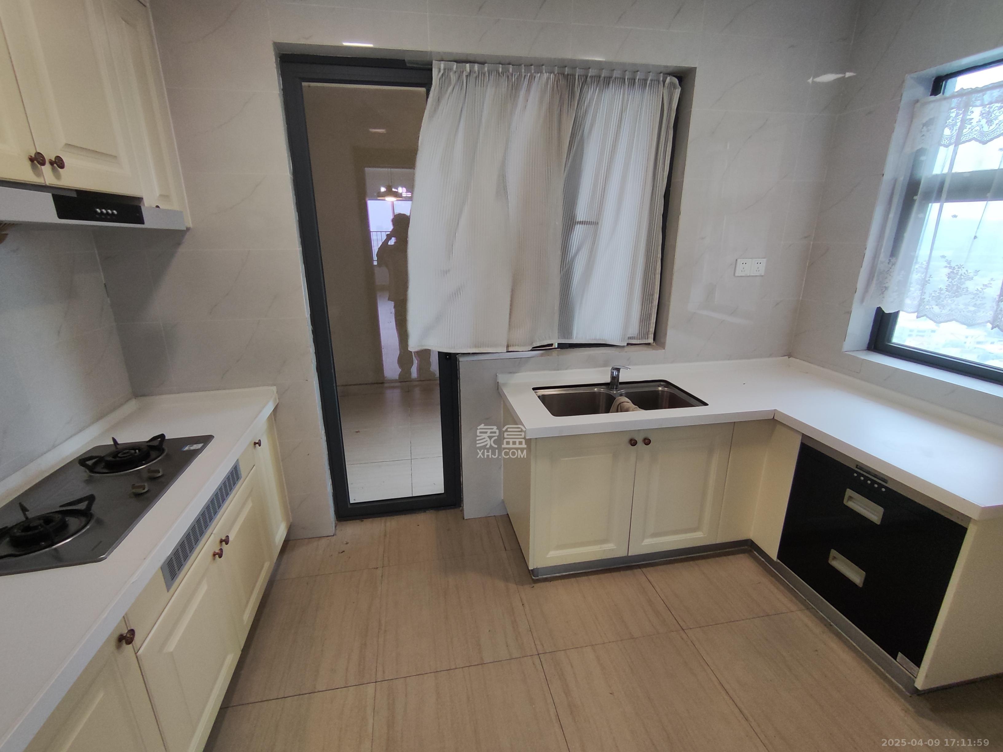 碧桂园威尼斯城  3室2厅2卫    2500.0元/月 碧桂园威尼斯城  3室2厅2卫    2500.0元/月