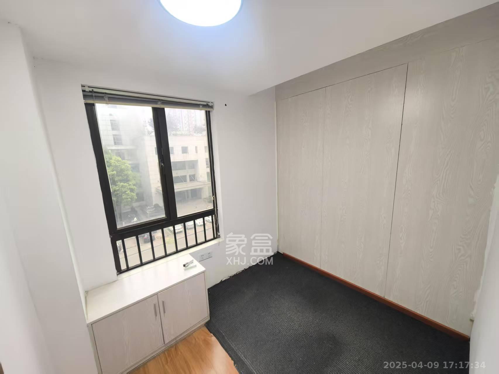 华润凤凰城三期 5室2厅2卫 2000.0元/月 华润凤凰城三期 5室2厅2卫 2000.0元/月室内图