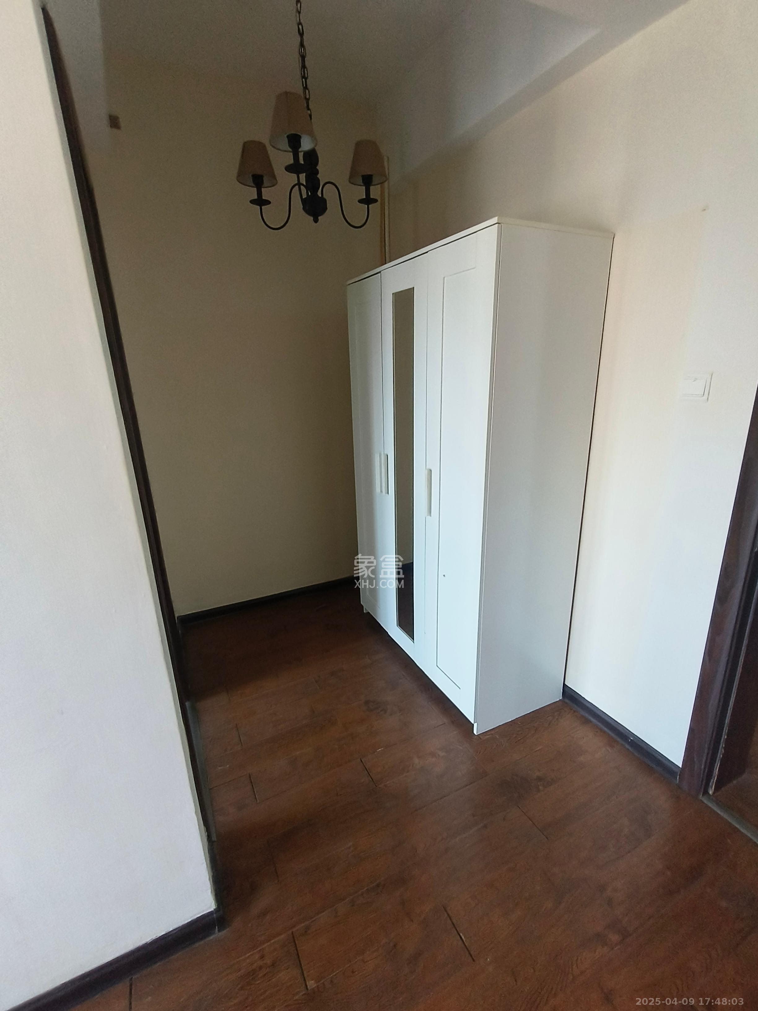 第六都(陆都小区) 4室2厅2卫 5500.0元/月 第六都(陆都小区) 4室2厅2卫 5500.0元/月室内图