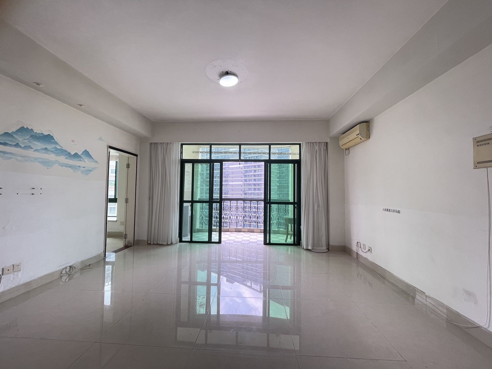 亚洲豪苑北区 2室2厅1卫 98.0万 亚洲豪苑北区 2室2厅1卫 98.0万客厅