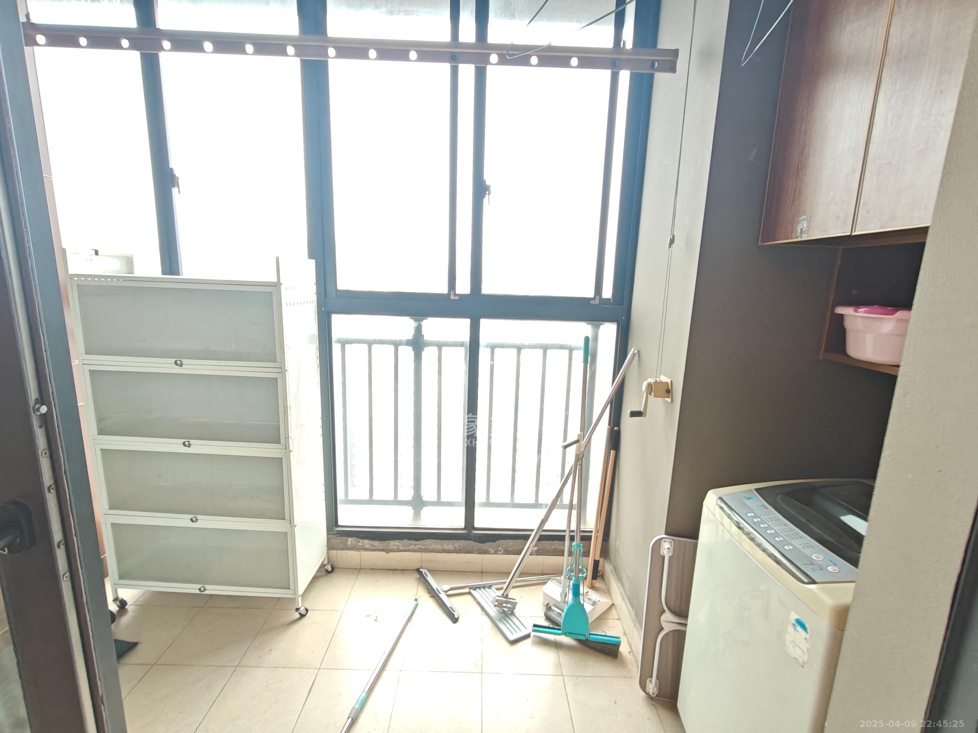 万科城  1室1厅1卫   2300.00元/月室内图