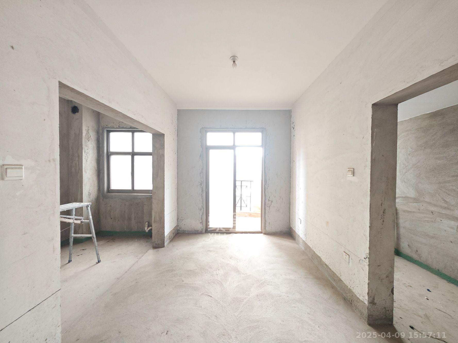 和顺苑(省公安厅单位房)  4室2厅2卫    1500.0元/月 和顺苑(省公安厅单位房)  4室2厅2卫    1500.0元/月