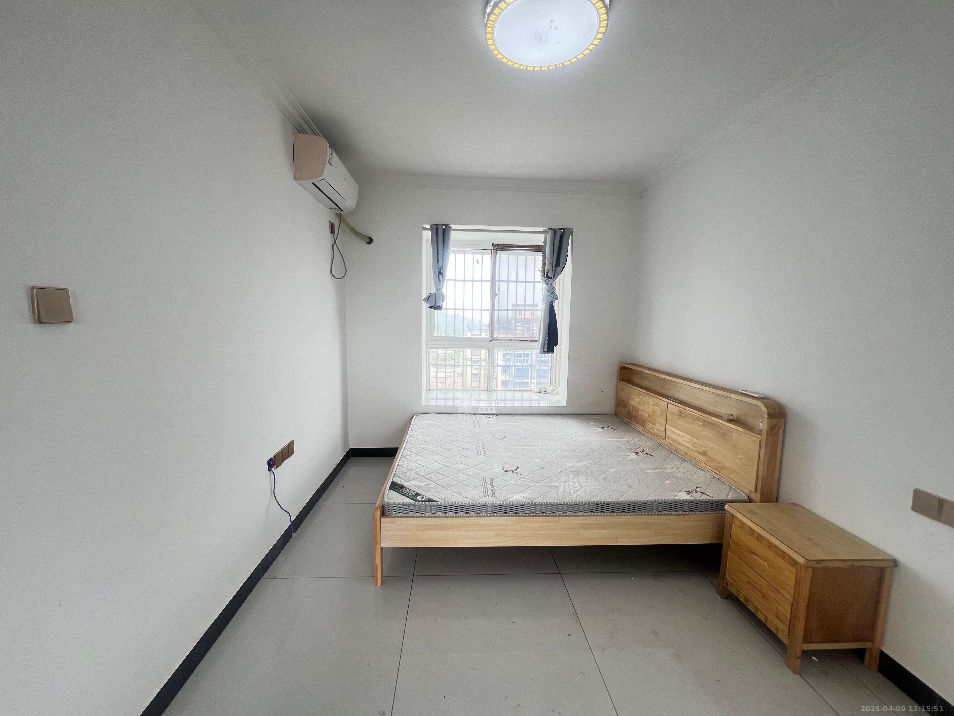谷山乐园  4室1厅2卫   2700.00元/月室内图