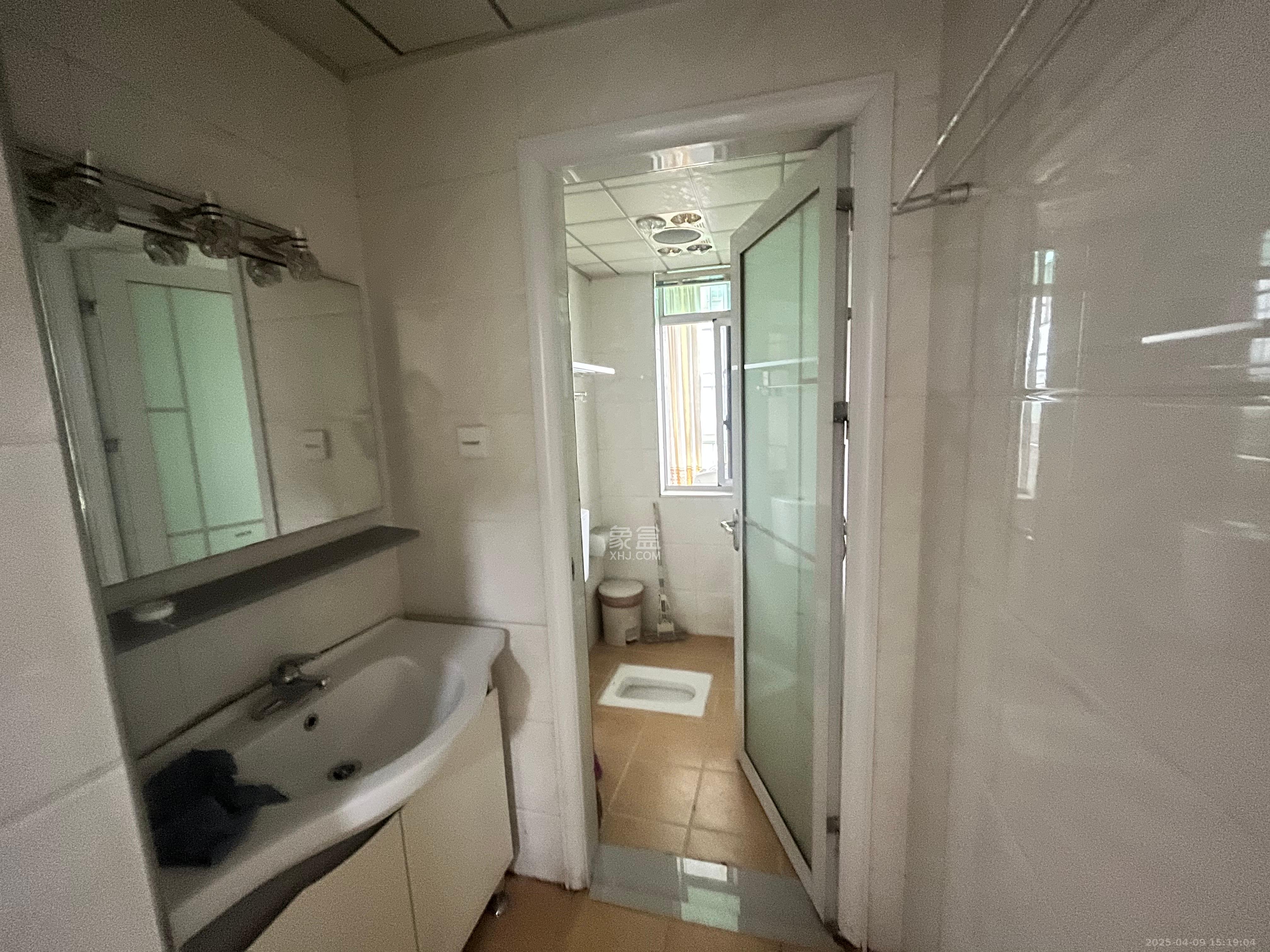 桃阳小区高层低层(安置小区)  3室2厅2卫    1800.0元/月 桃阳小区高层低层(安置小区)  3室2厅2卫    1800.0元/月室内图