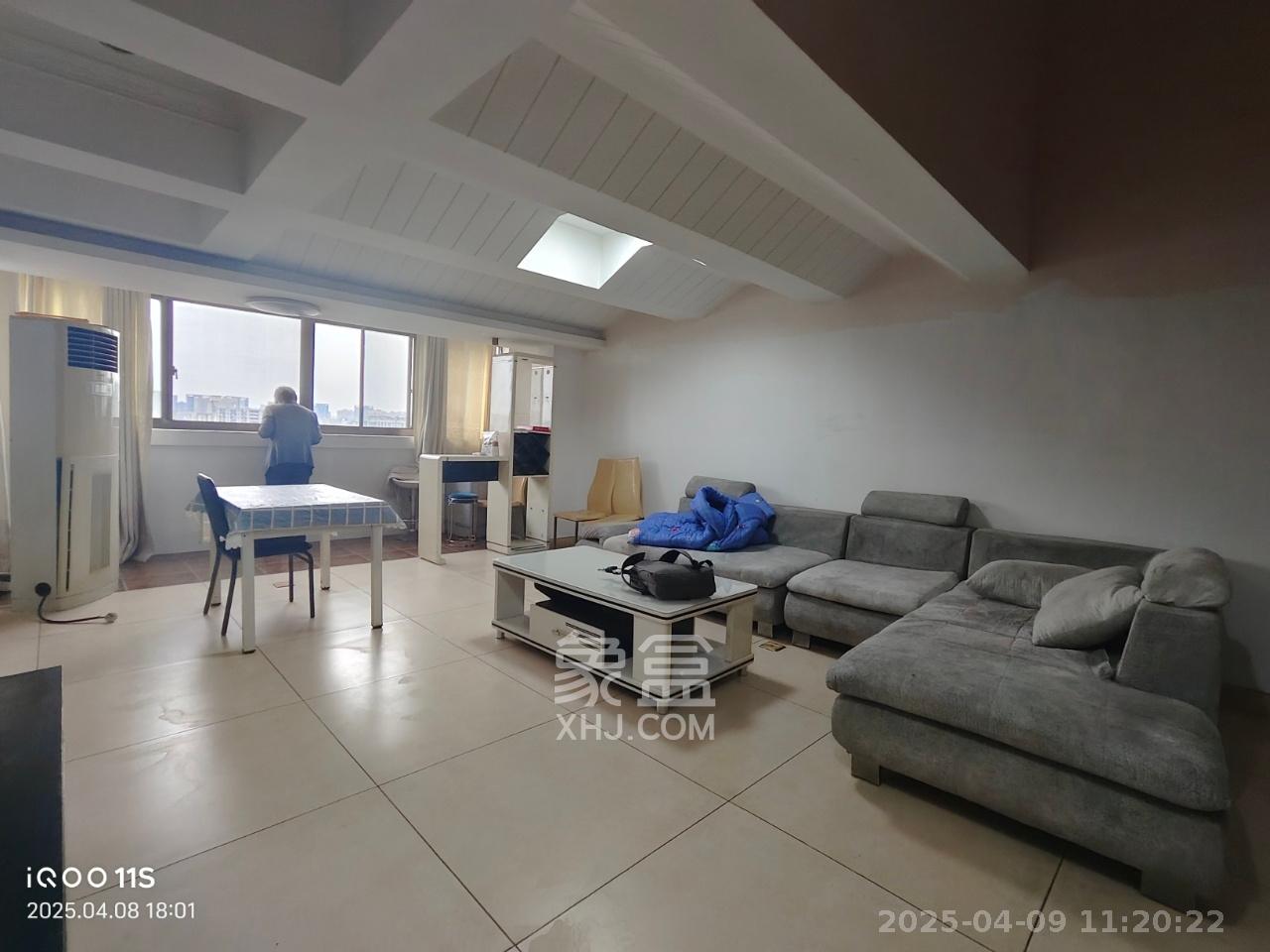 南国嘉苑 5室2厅2卫 2500.0元/月 南国嘉苑 5室2厅2卫 2500.0元/月室内图