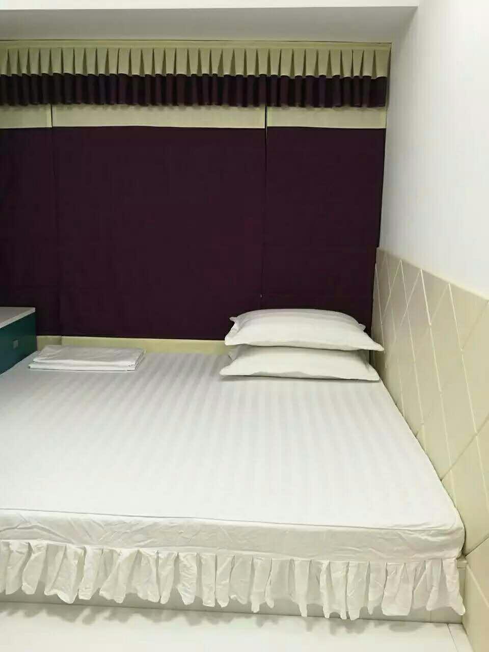 华天城小区  1室0厅0卫   92.80万客厅