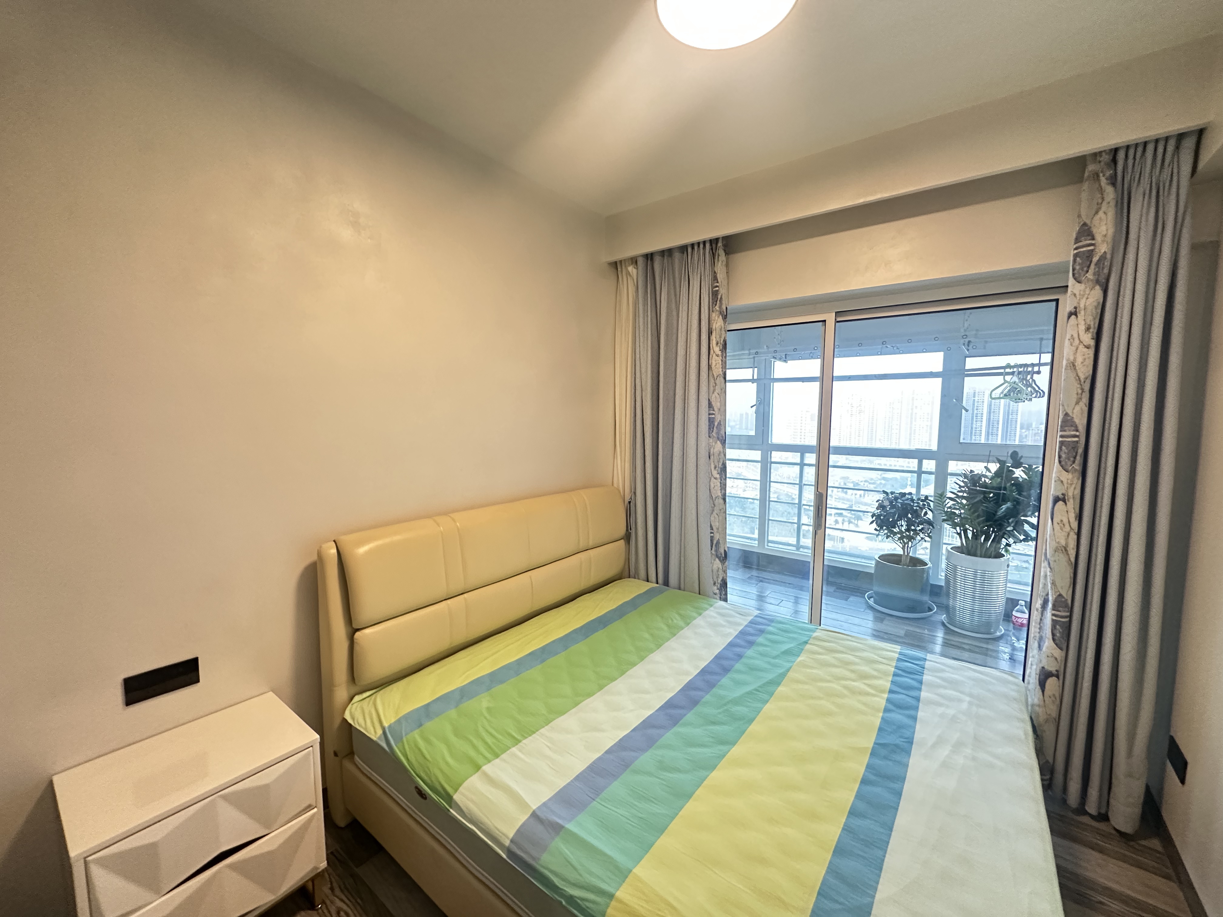 滨江海岸三期 4室2厅2卫 4800.00元/月 滨江海岸三期 4室2厅2卫 4800.00元/月室内图