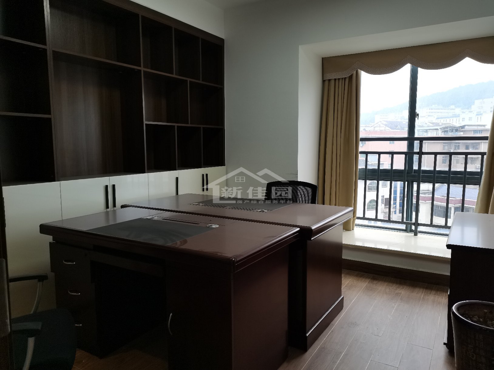 公园世家 4室2厅2卫 4200.0元/月 公园世家 4室2厅2卫 4200.0元/月室内图