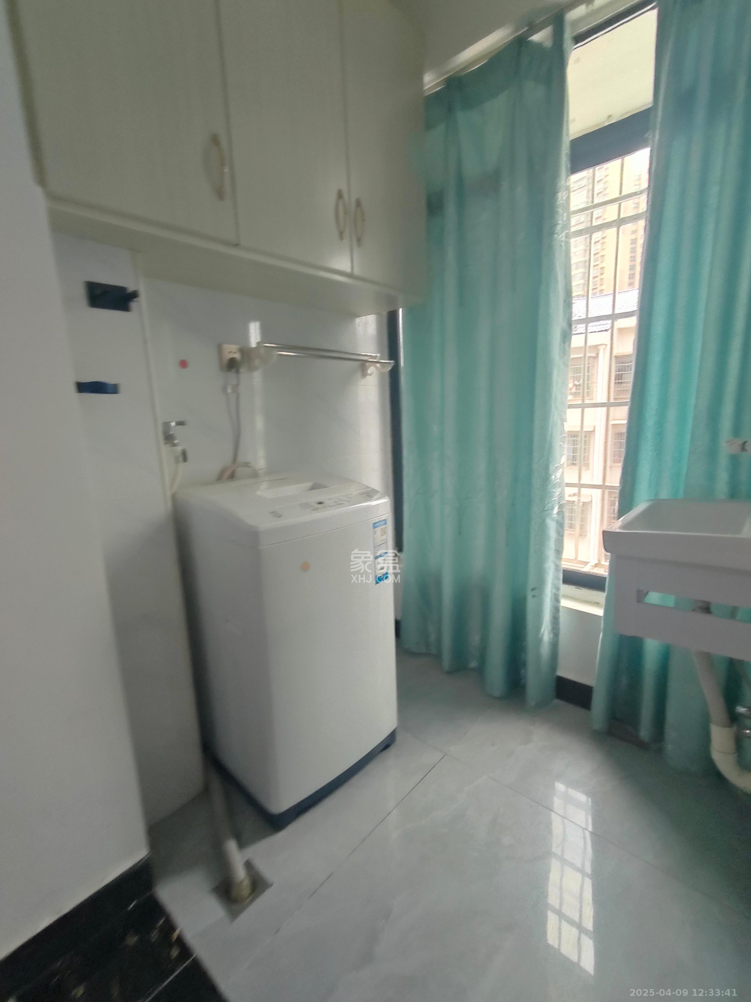 骑龙安置小区  1室1厅1卫   1250.00元/月室内图