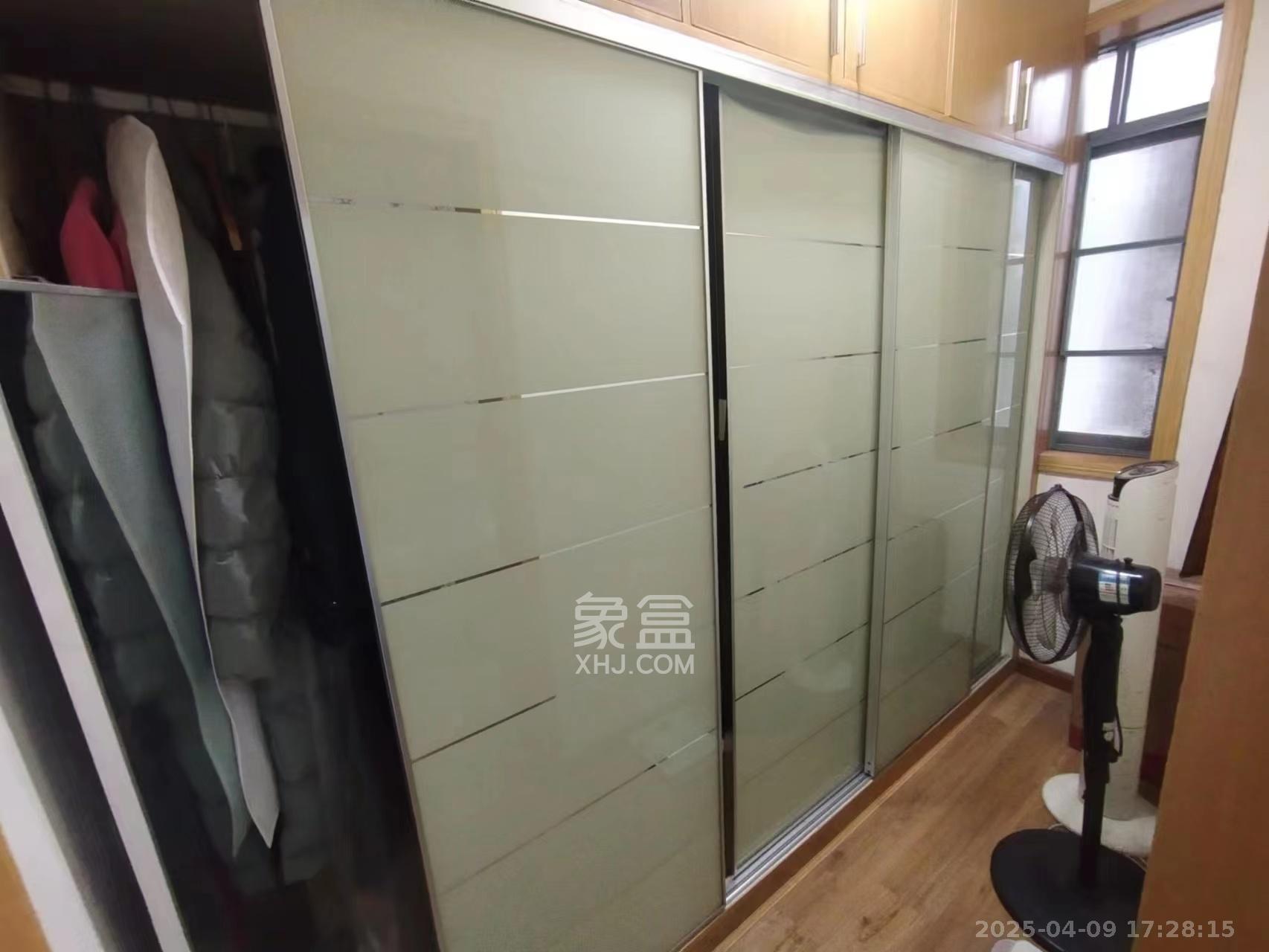 银港水晶城  3室2厅1卫    2600.0元/月室内图