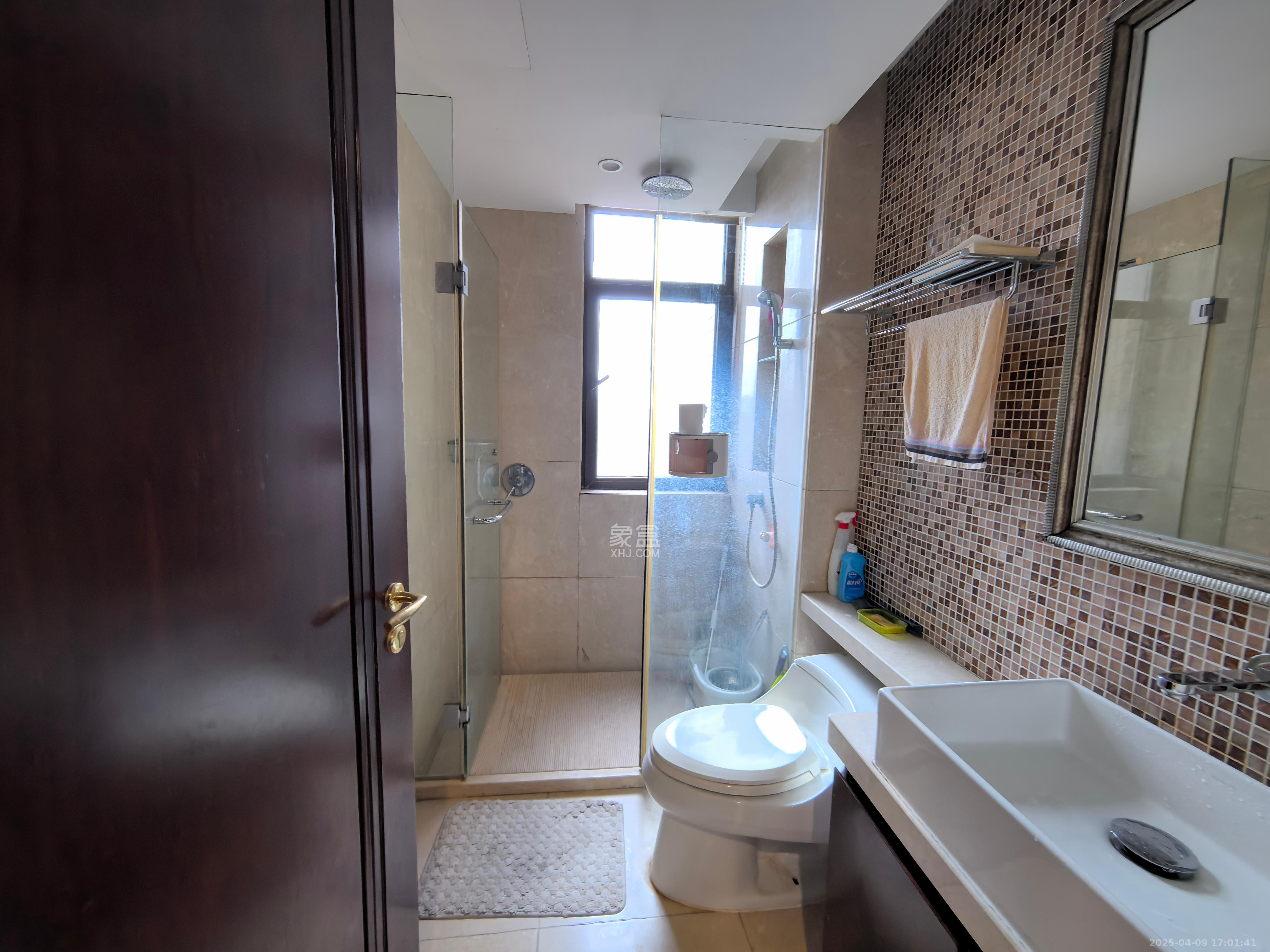 运达中央广场一、二期 3室2厅3卫 10000.0元/月 运达中央广场一、二期 3室2厅3卫 10000.0元/月室内图