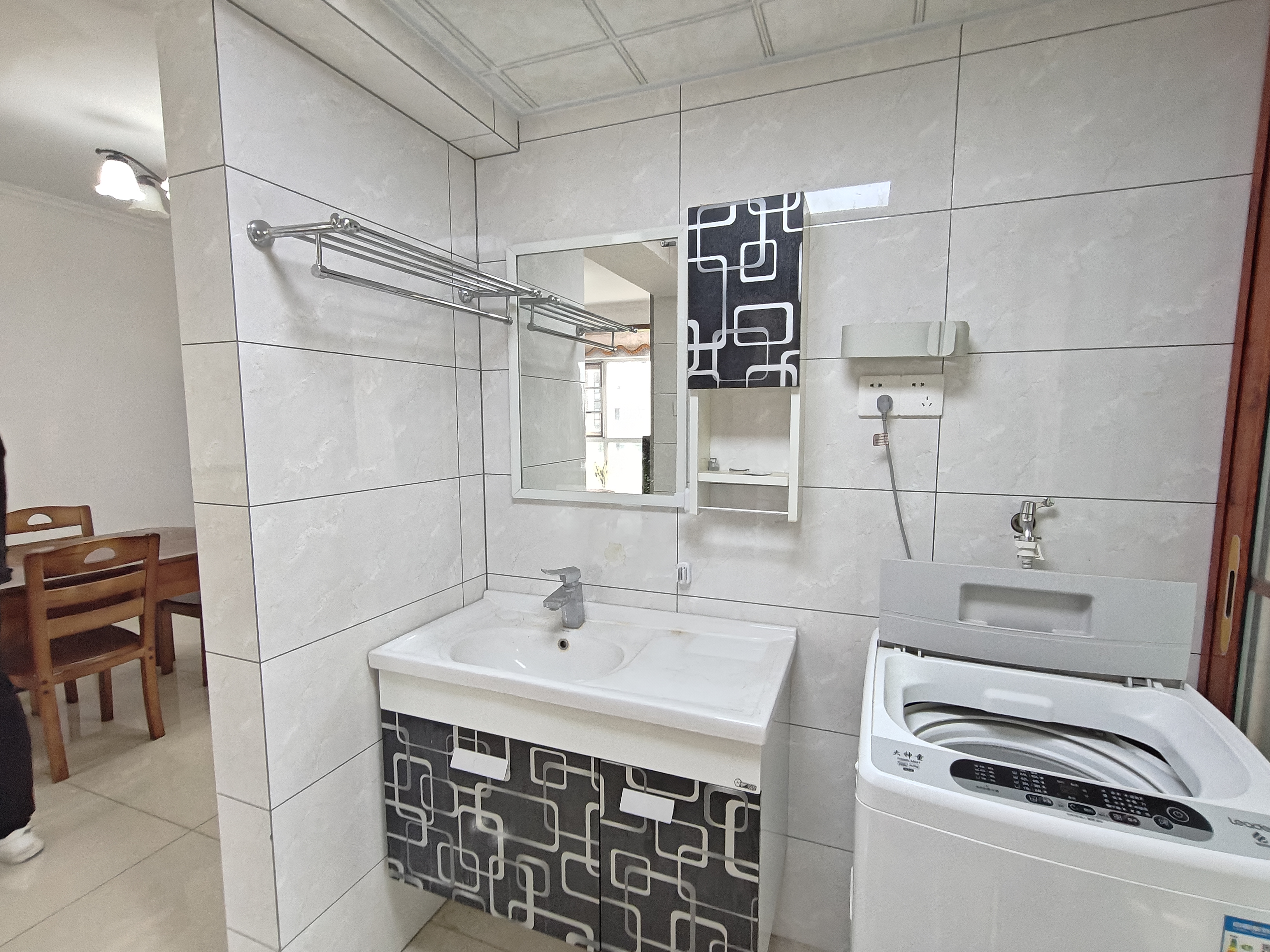 万达湖公馆 3室2厅1卫 1600.0元/月 万达湖公馆 3室2厅1卫 1600.0元/月室内图