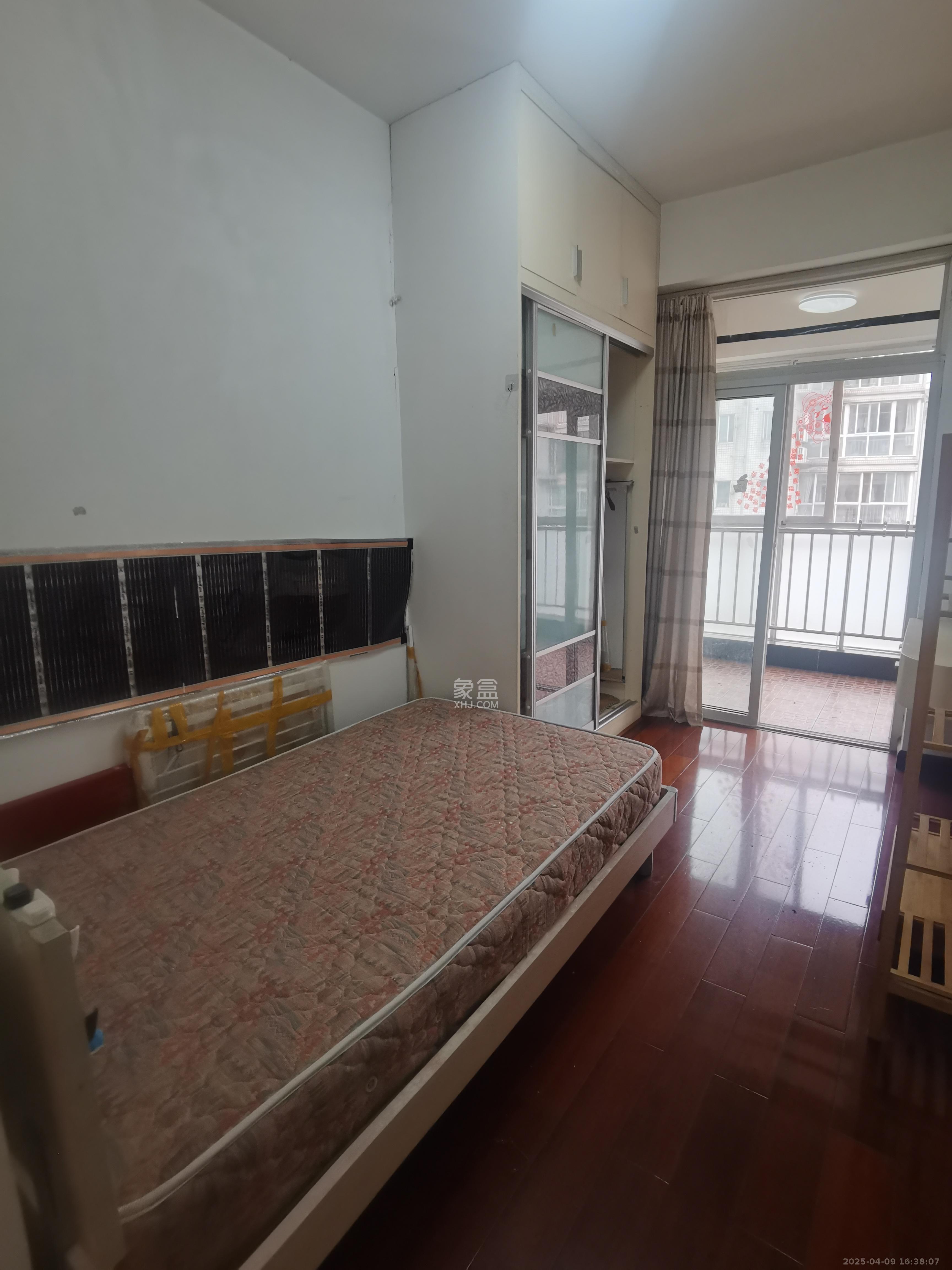 华银园  3室2厅2卫   2500.00元/月室内图
