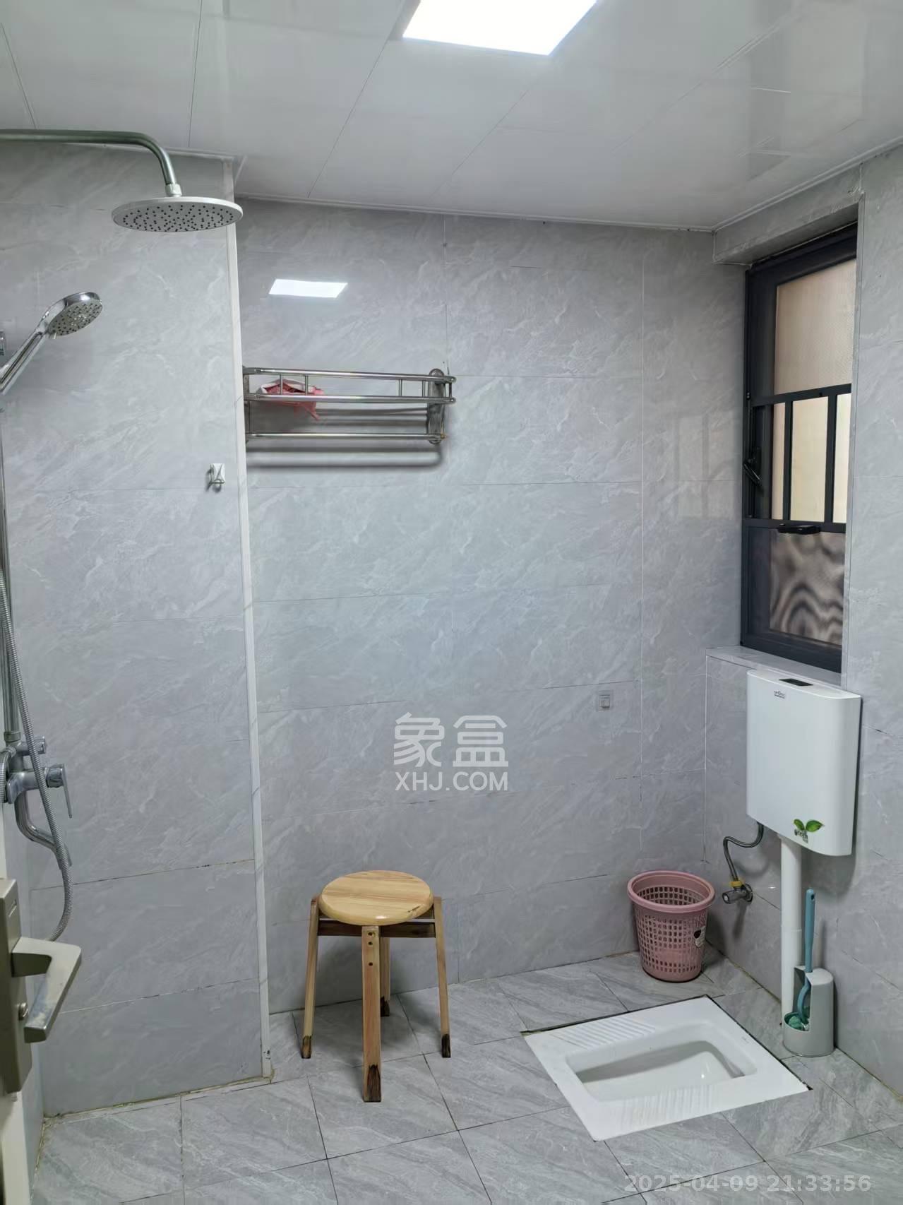 金南家园三期  3室2厅2卫   2400.00元/月室内图