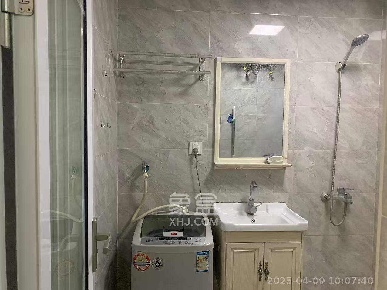 中建芙蓉嘉苑  1室1厅1卫    1000.0元/月 中建芙蓉嘉苑  1室1厅1卫    1000.0元/月室内图