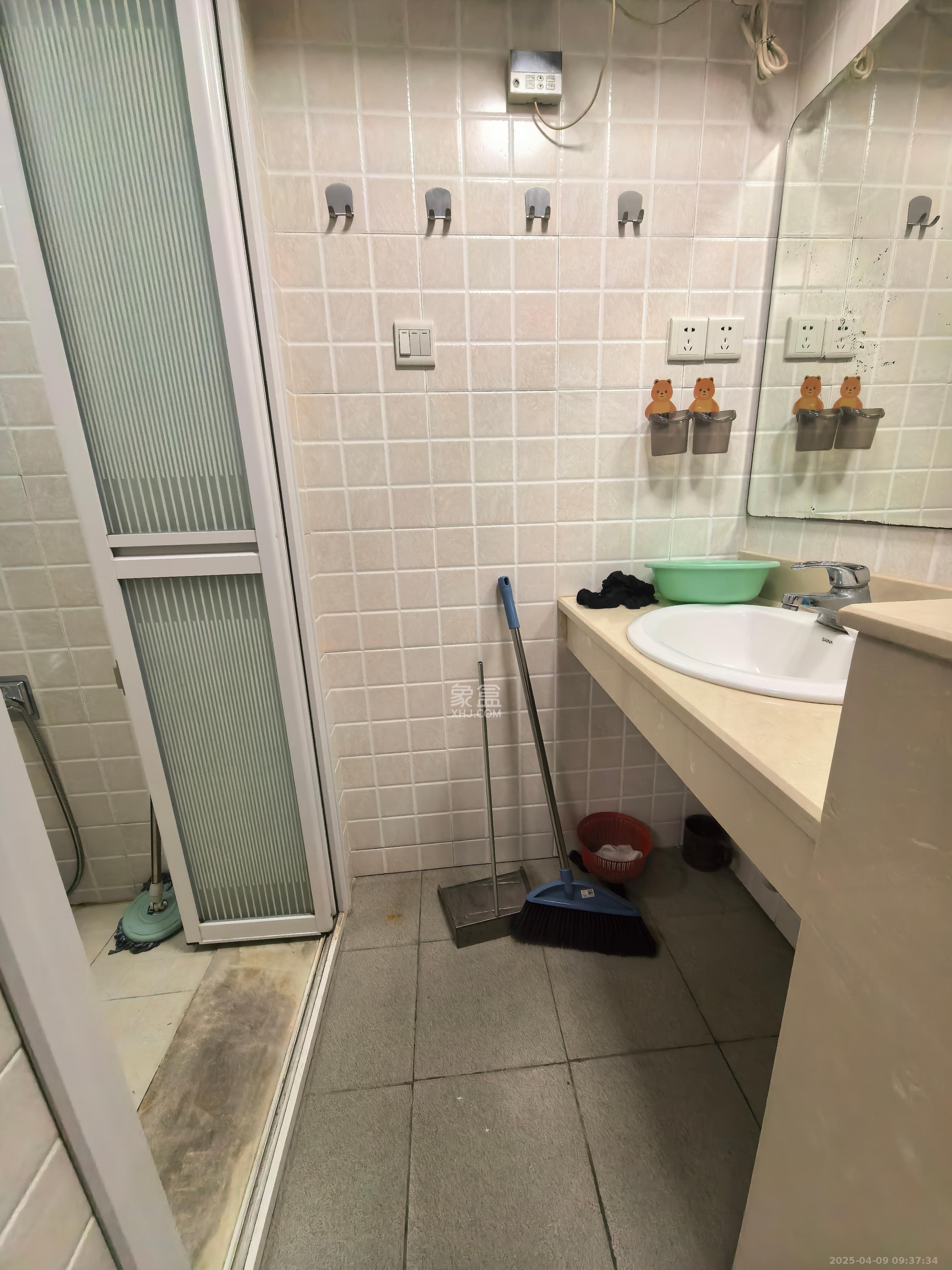 湘农桥社区 2室2厅1卫 2400.0元/月 湘农桥社区 2室2厅1卫 2400.0元/月室内图