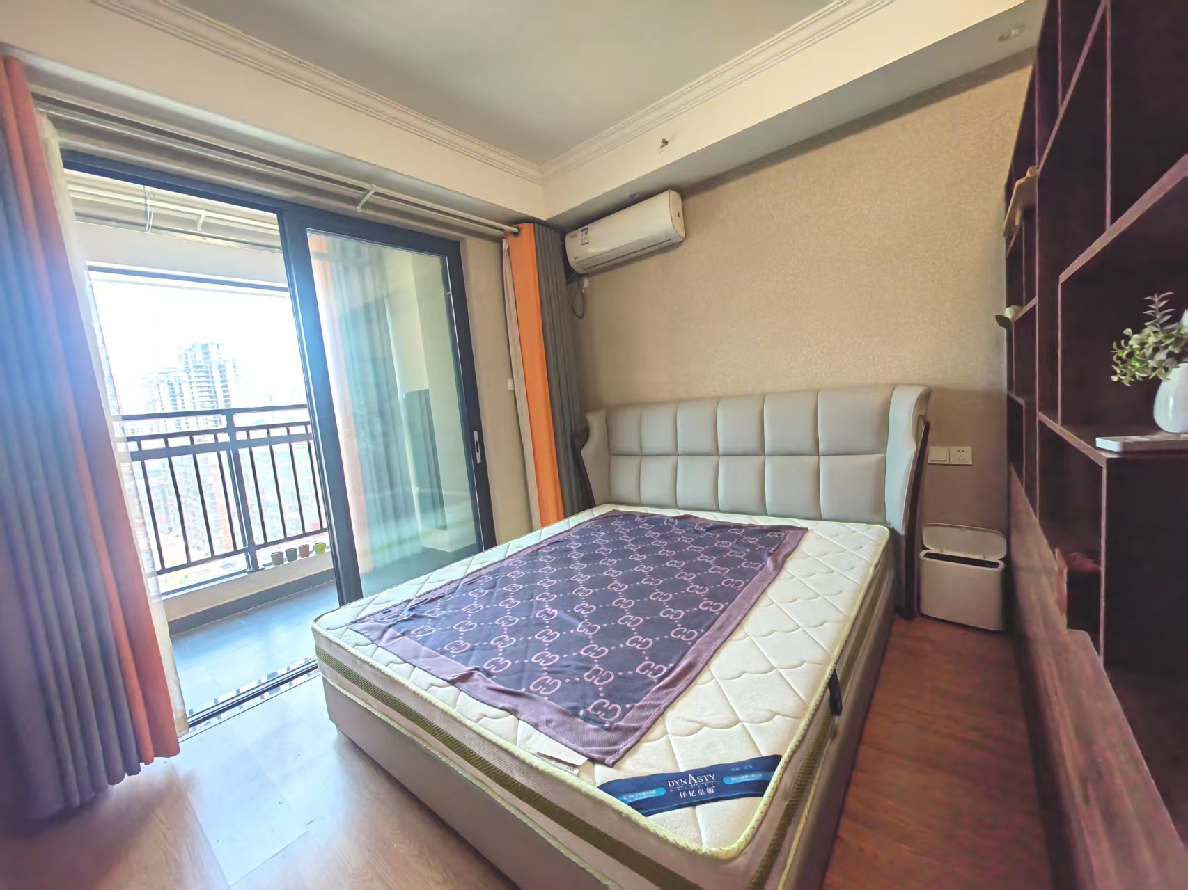 五江碧桂园城市广场  1室1厅1卫    1300.0元/月 五江碧桂园城市广场  1室1厅1卫    1300.0元/月室内图