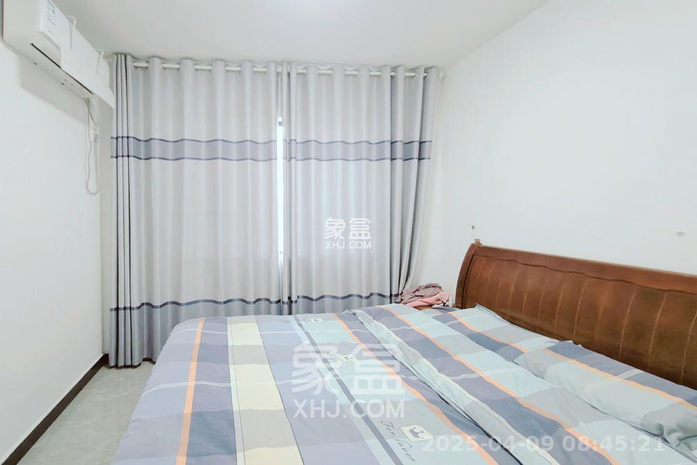 荣盛岳麓峰景  3室2厅1卫    2200.0元/月 荣盛岳麓峰景  3室2厅1卫    2200.0元/月室内图