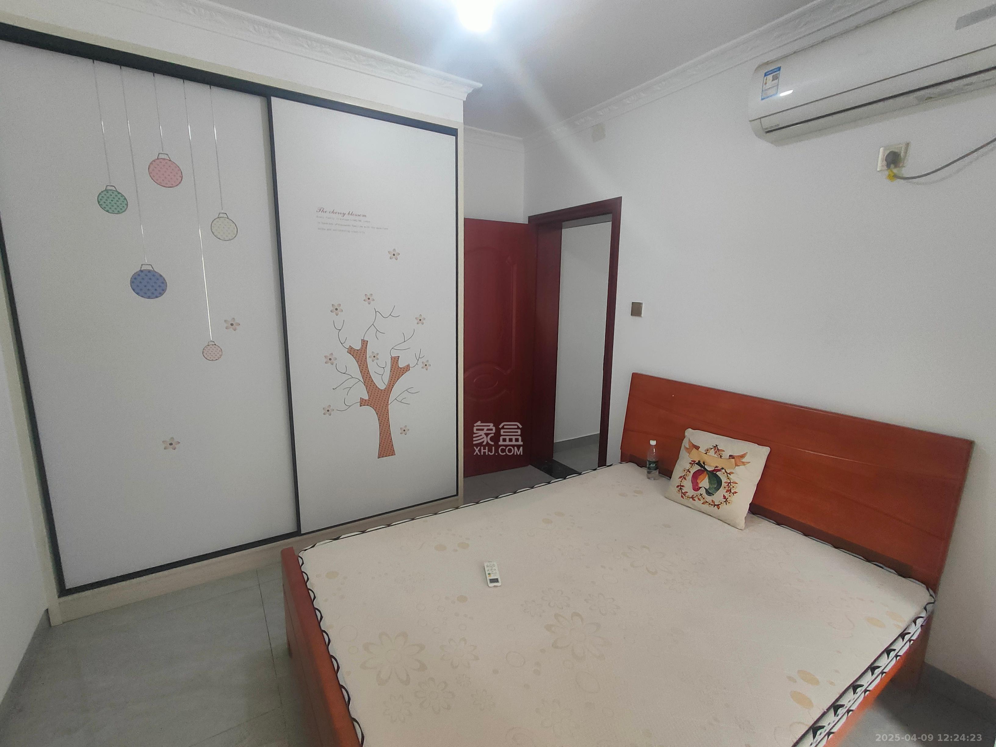 骑龙安置小区  1室1厅1卫   1250.00元/月室内图