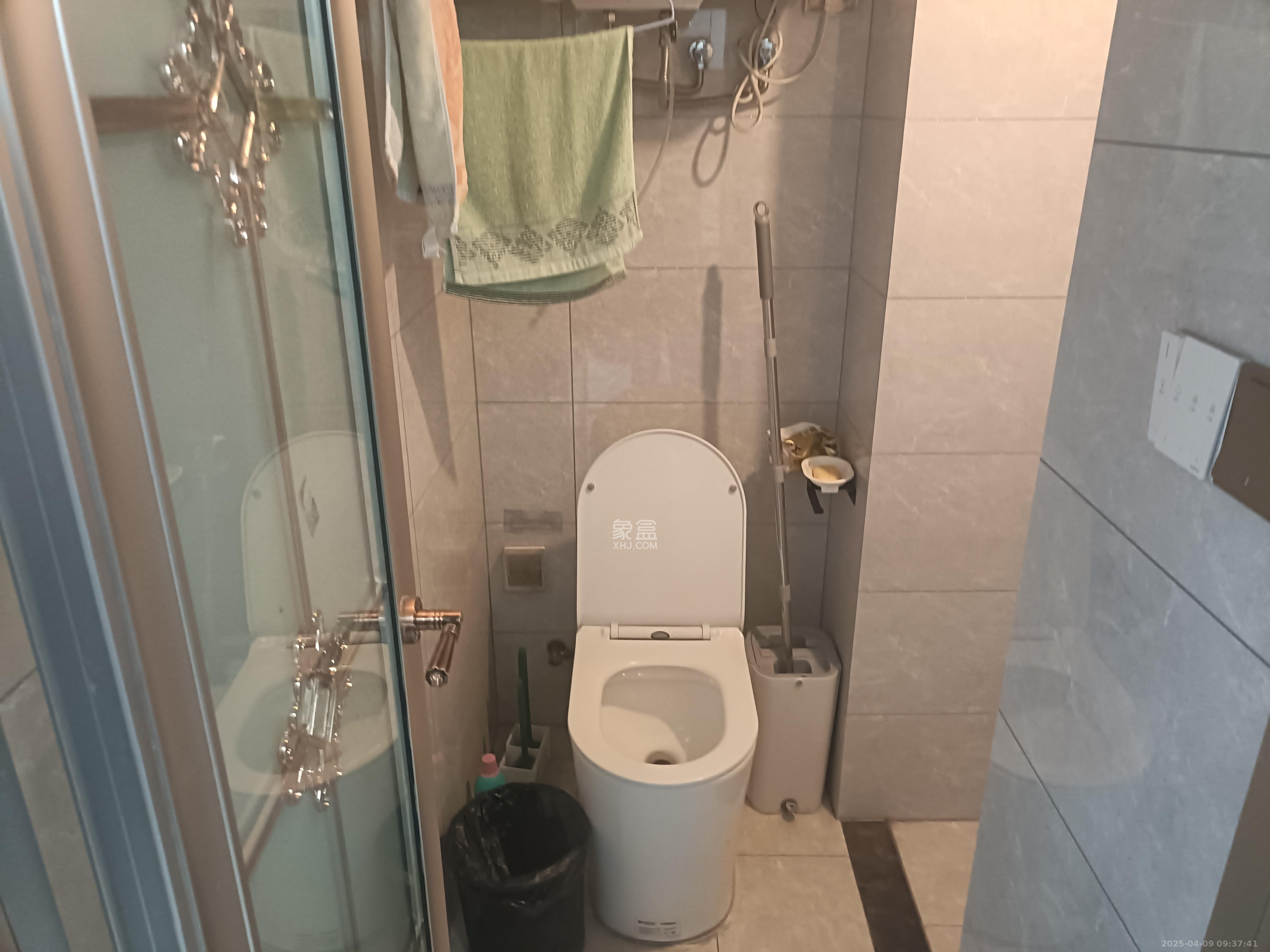 好莱城(弘德西街)  1室1厅1卫    1300.0元/月 好莱城(弘德西街)  1室1厅1卫    1300.0元/月室内图