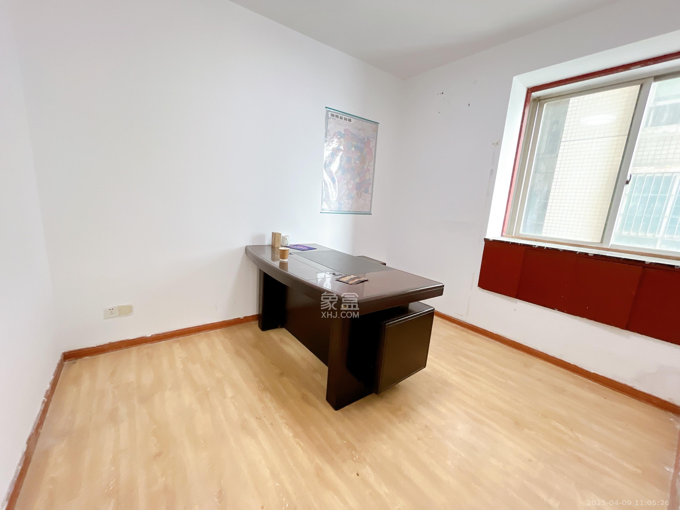 湖南财富中心 11室2厅1卫 3500.0元/月 湖南财富中心 11室2厅1卫 3500.0元/月室内图