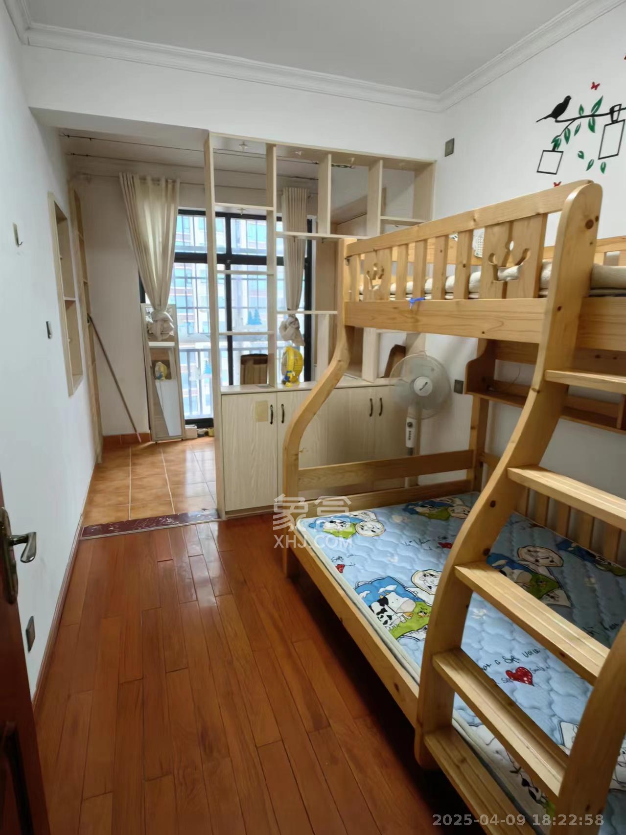 天元涉外景园C区  3室2厅2卫   2600.00元/月室内图
