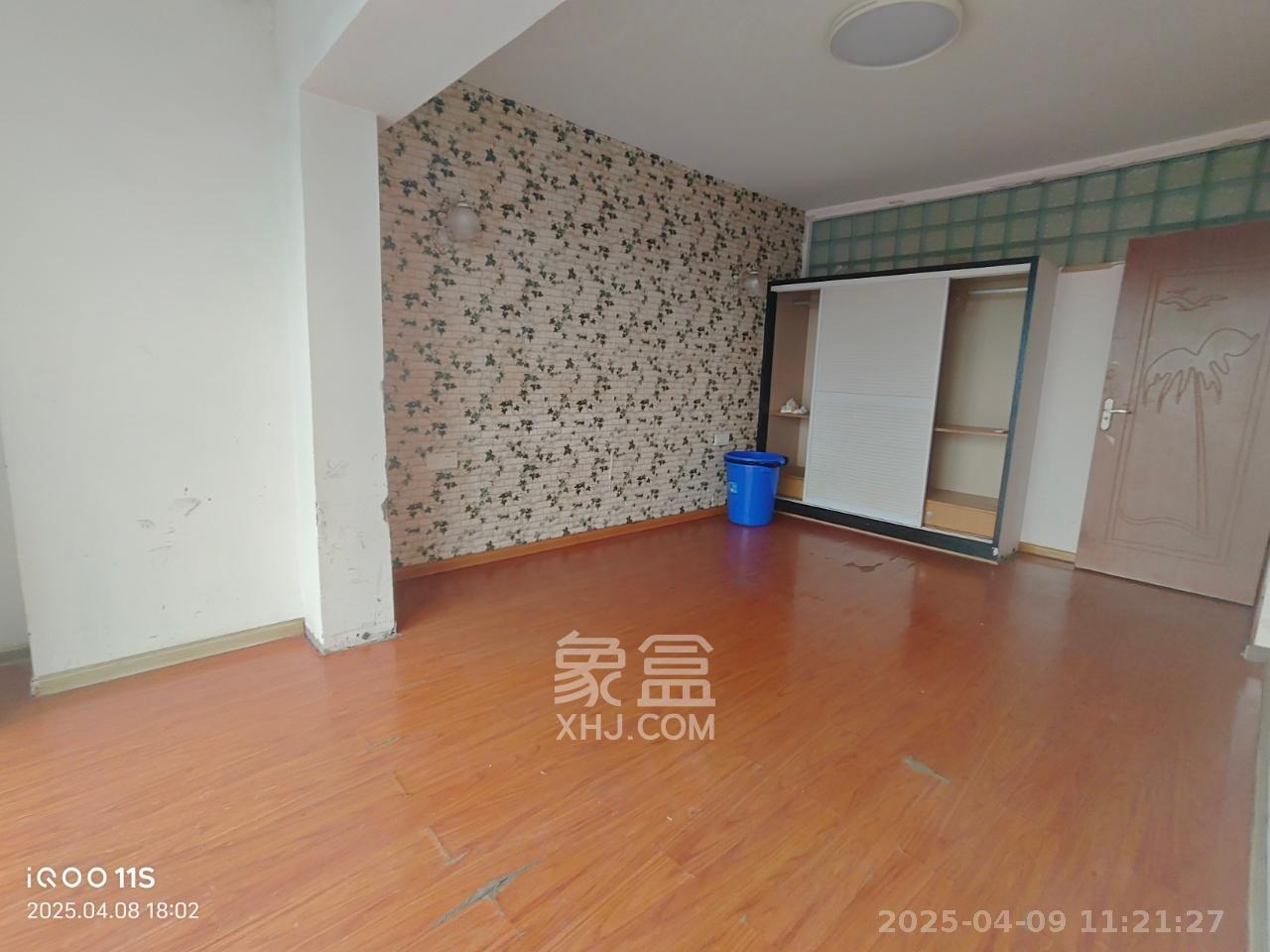 南国嘉苑 5室2厅2卫 2500.0元/月 南国嘉苑 5室2厅2卫 2500.0元/月室内图