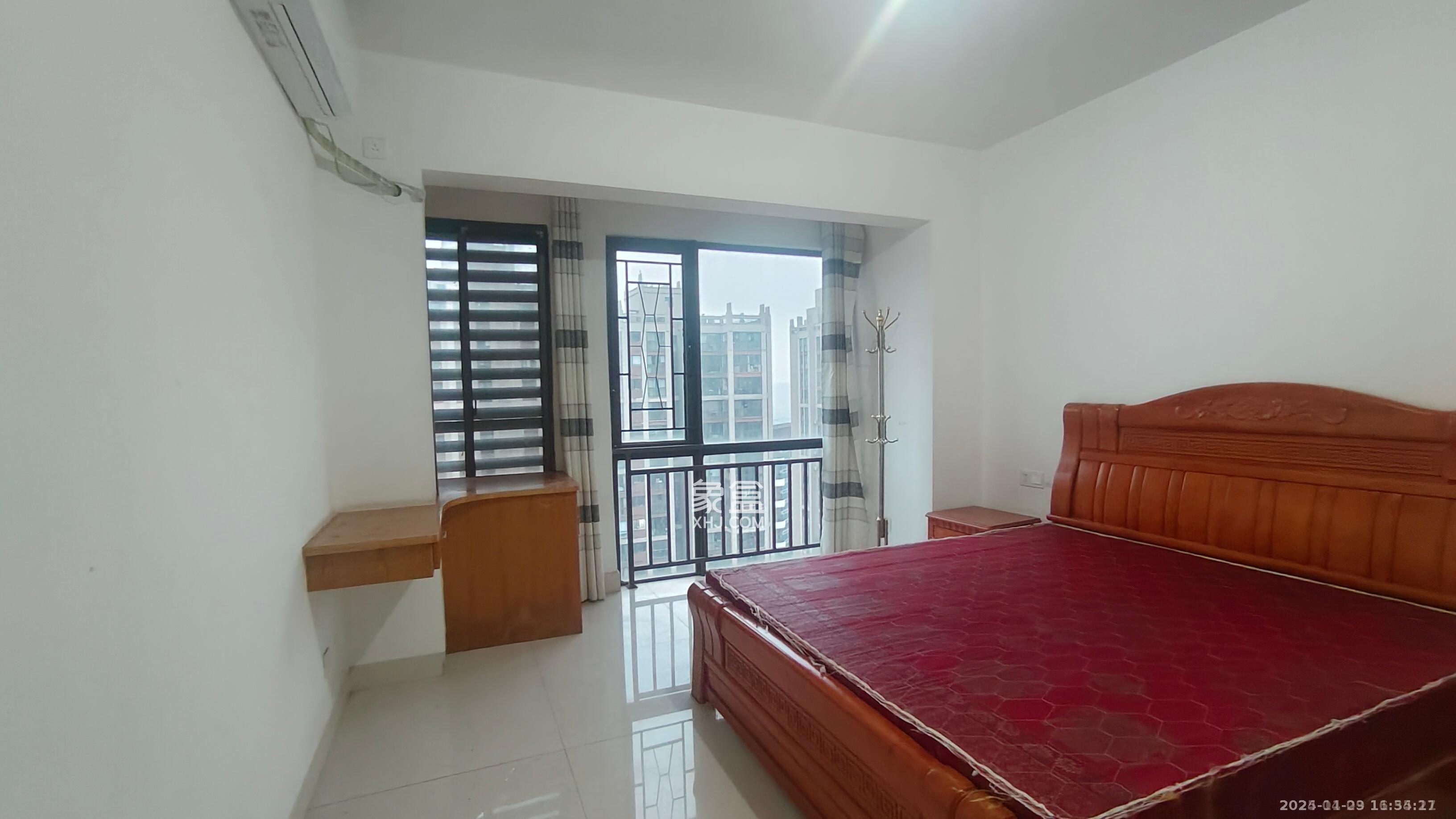 旭辉华庭 4室2厅2卫 2300.0元/月 旭辉华庭 4室2厅2卫 2300.0元/月室内图