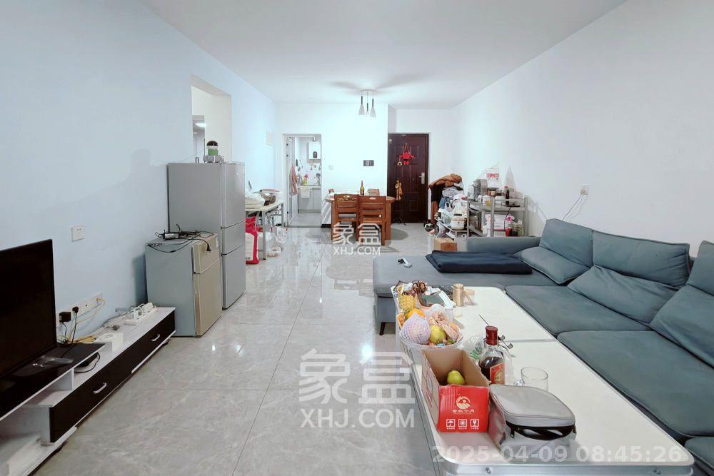 荣盛岳麓峰景  3室2厅1卫    2200.0元/月 荣盛岳麓峰景  3室2厅1卫    2200.0元/月室内图