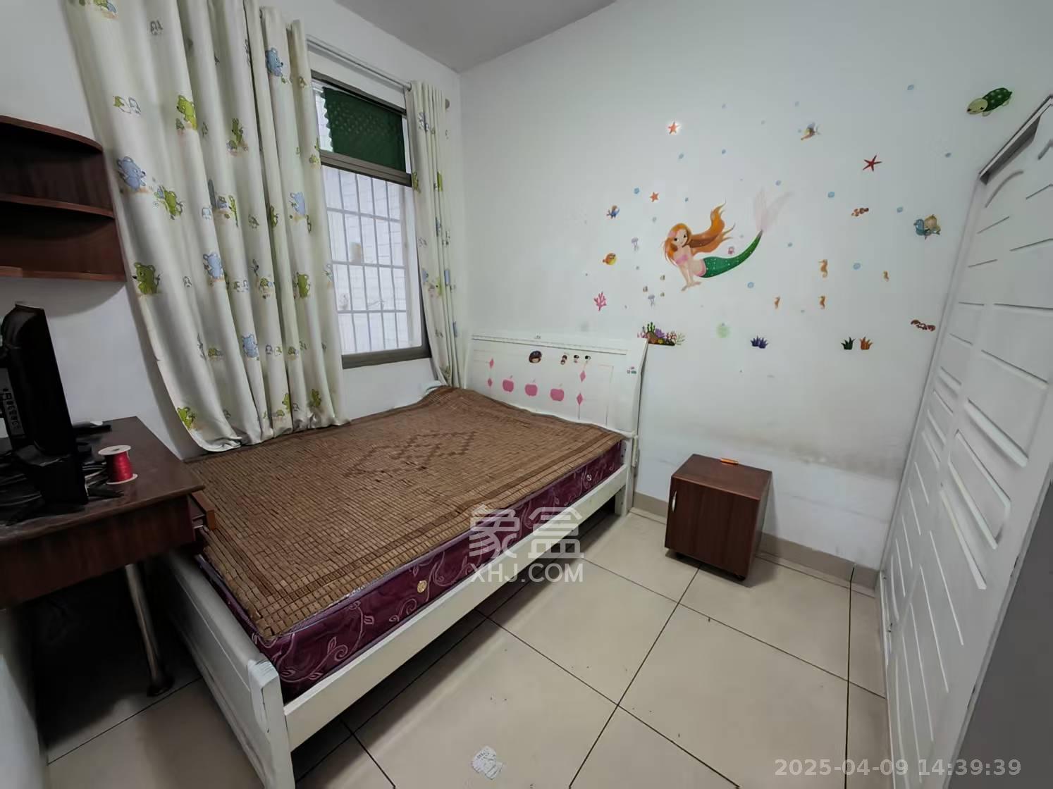 雪松中路西侧  3室2厅2卫    29.8万 雪松中路西侧  3室2厅2卫    29.8万室内图