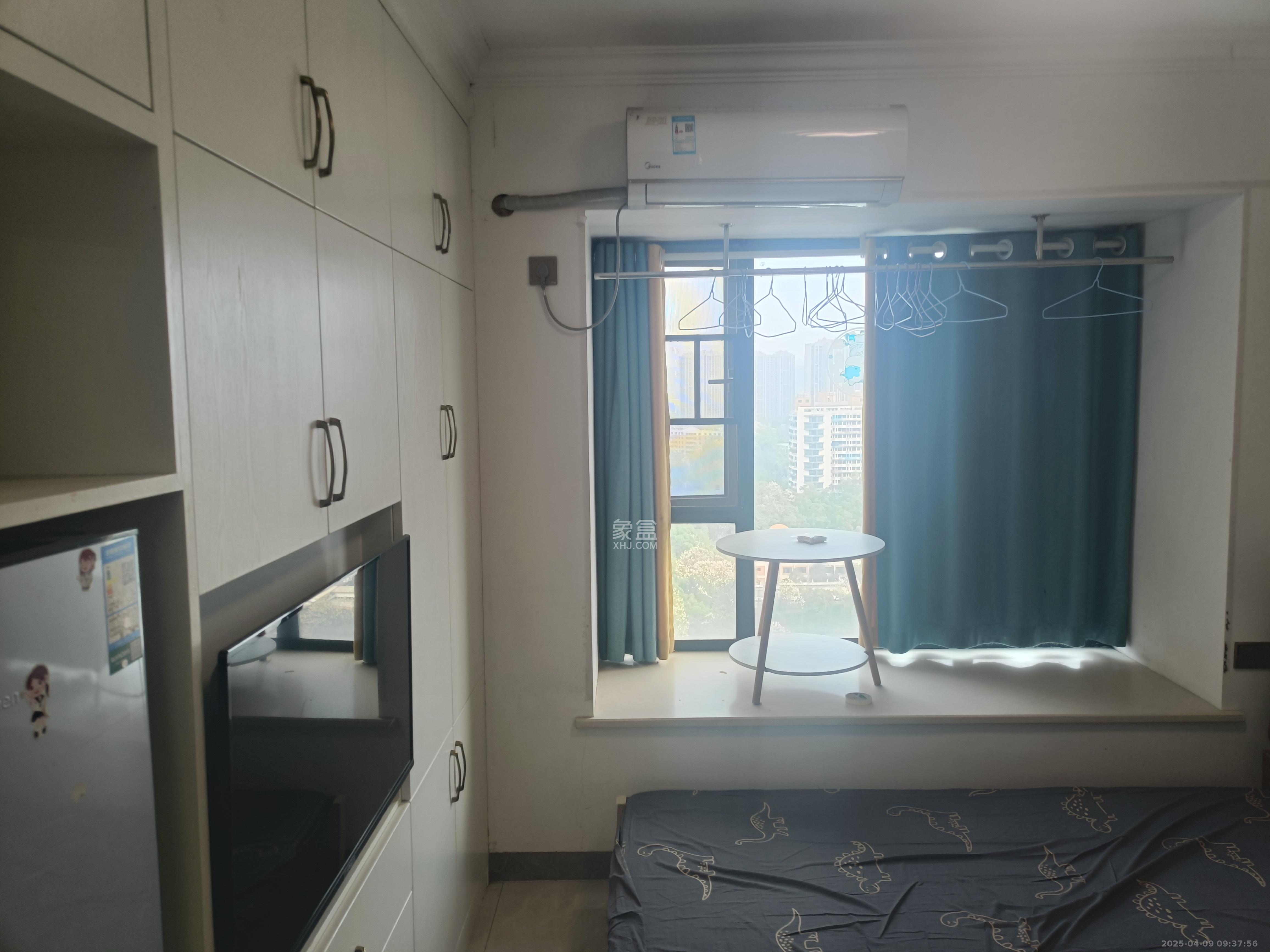 好莱城(弘德西街)  1室1厅1卫    1300.0元/月 好莱城(弘德西街)  1室1厅1卫    1300.0元/月室内图