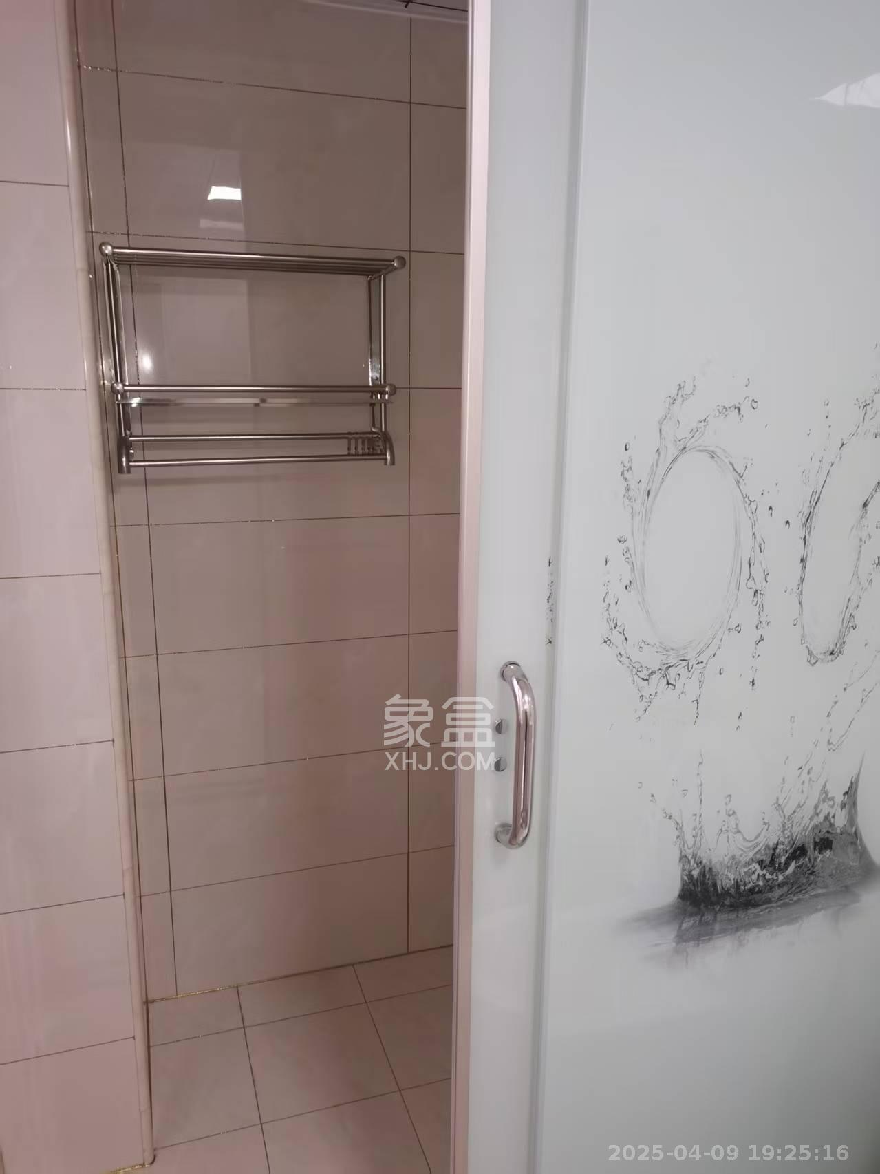 兴威帕克水岸  3室2厅2卫   3000.00元/月室内图