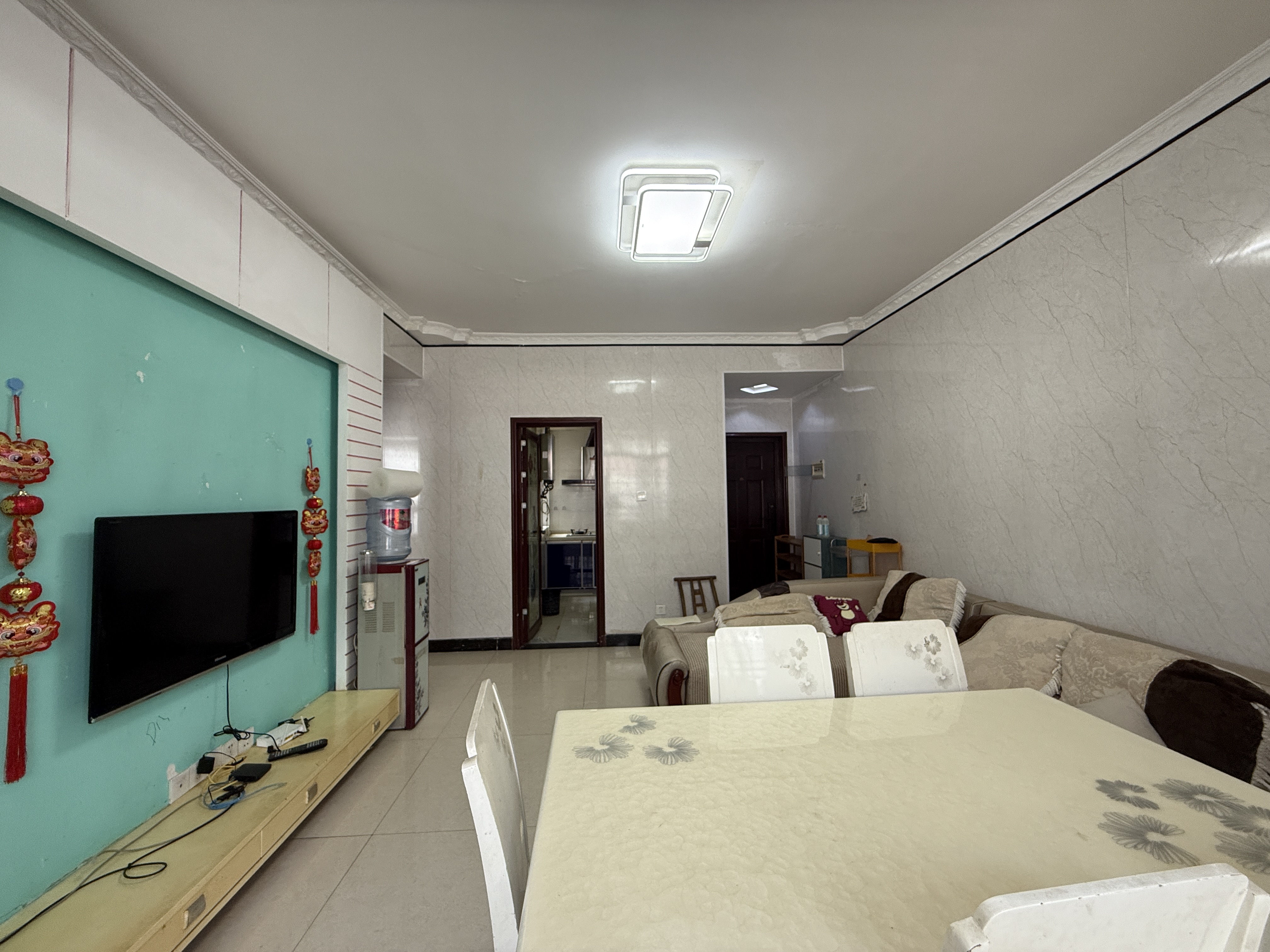 欣业苑 2室2厅1卫 38.0万 欣业苑 2室2厅1卫 38.0万客厅