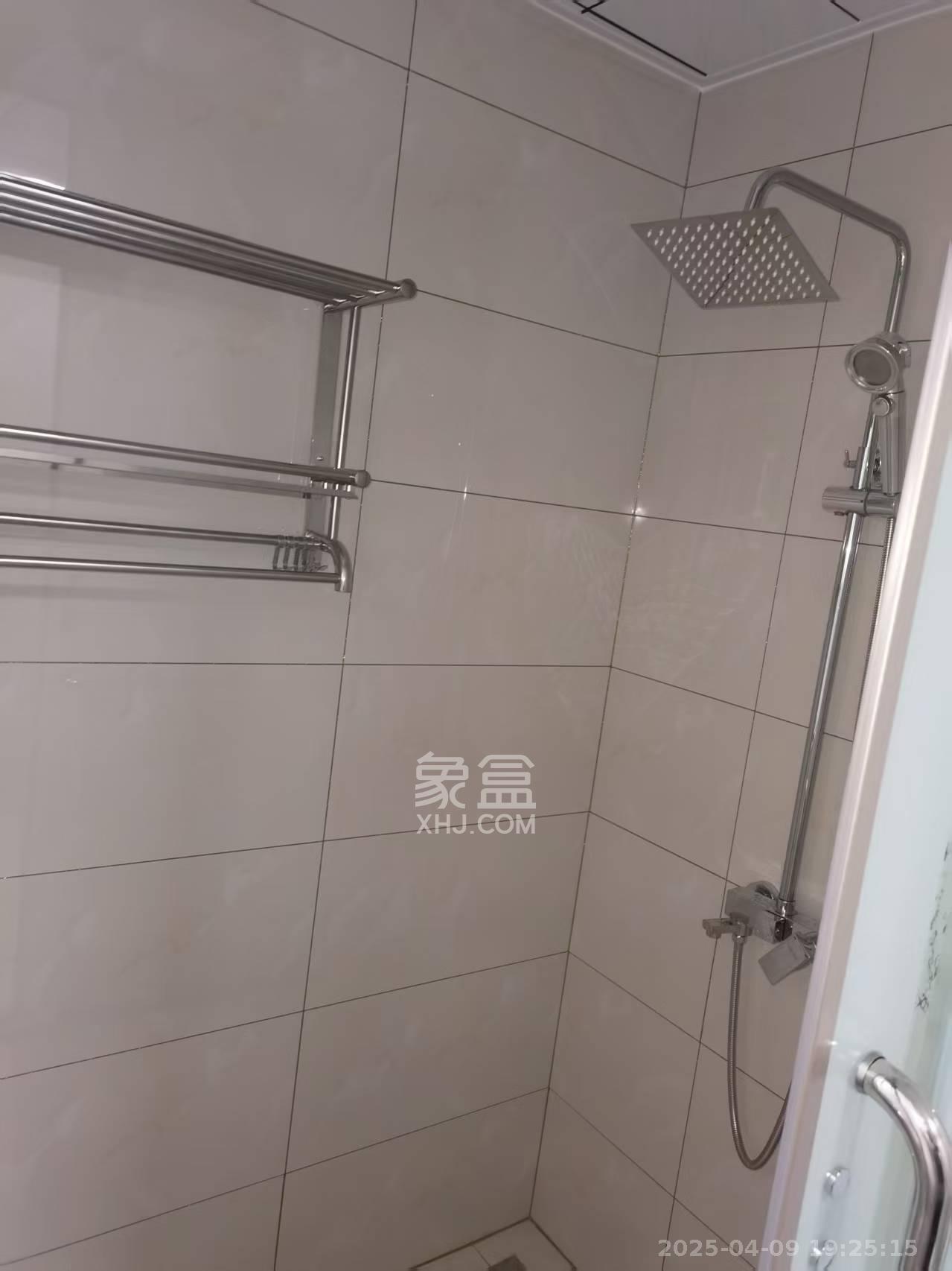 兴威帕克水岸  3室2厅2卫   3000.00元/月室内图