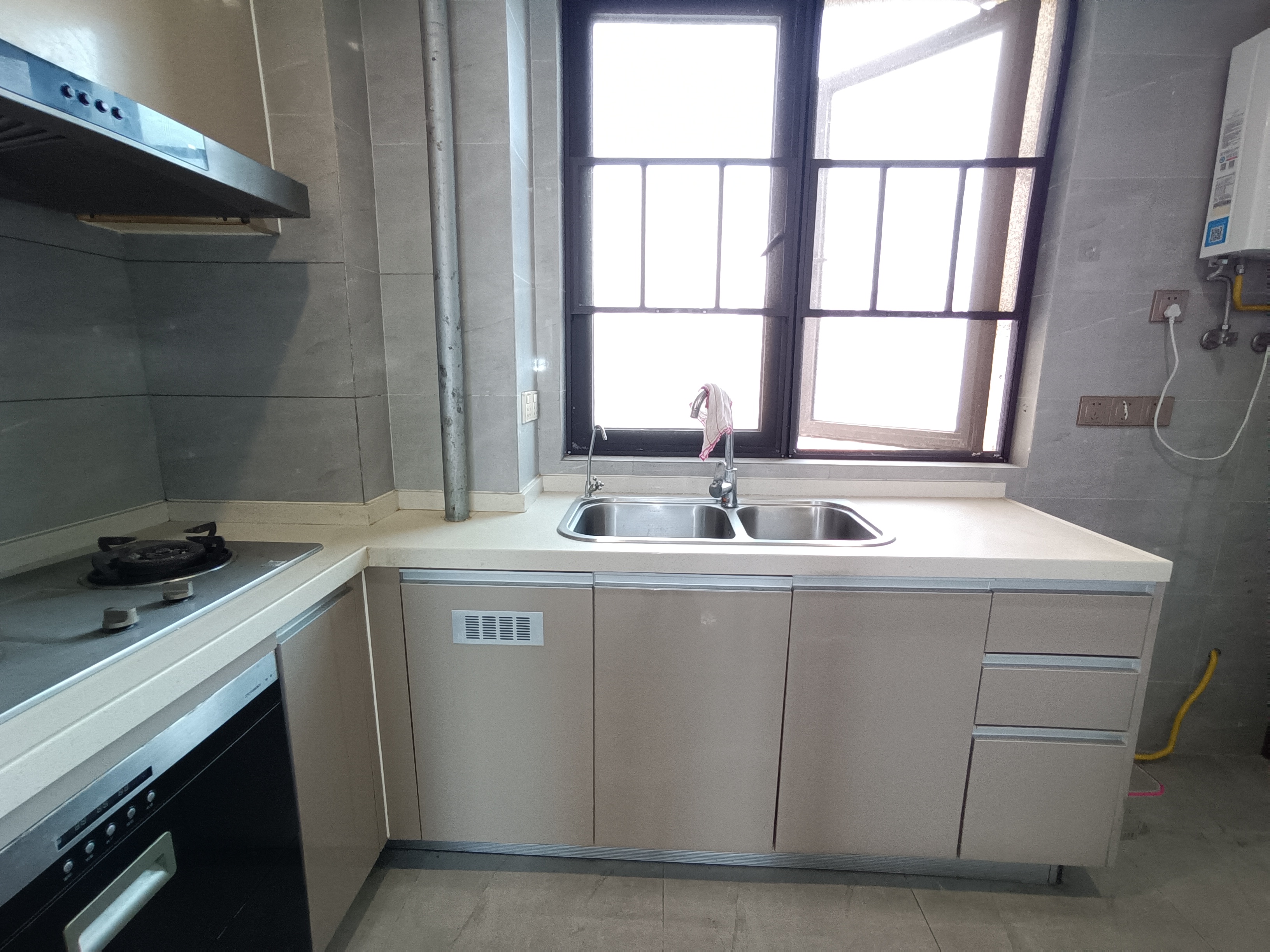 城际空间站 4室2厅2卫 82.8万 城际空间站 4室2厅2卫 82.8万室内图