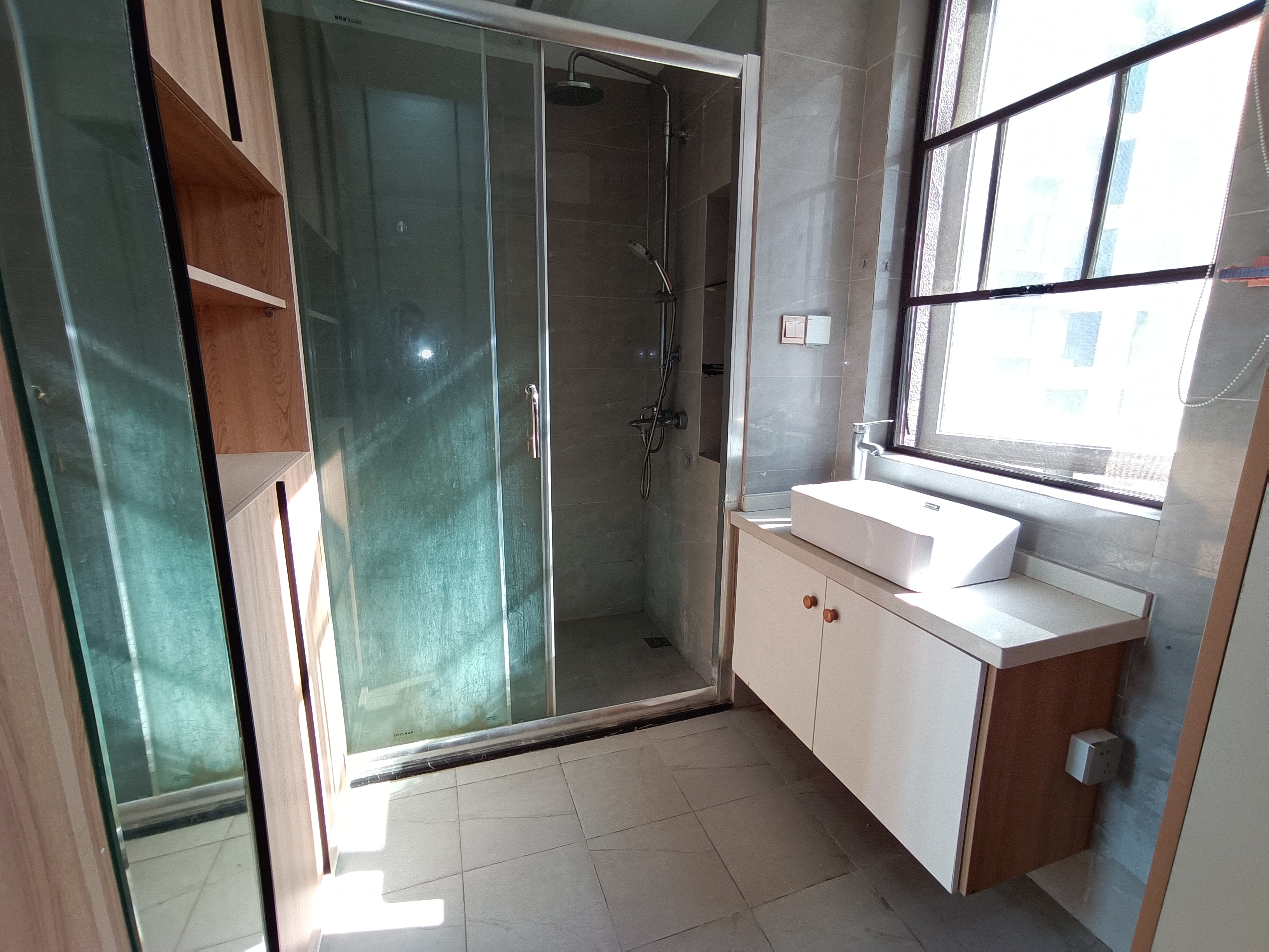 城际空间站 4室2厅2卫 82.8万 城际空间站 4室2厅2卫 82.8万室内图