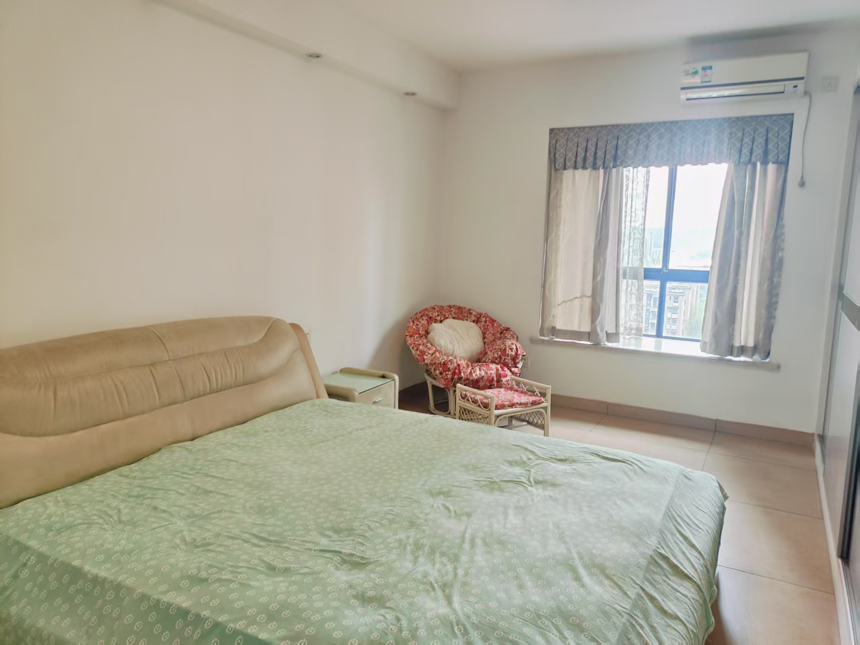 泉塘湾一期 4室2厅2卫 72.0万 泉塘湾一期 4室2厅2卫 72.0万室内图