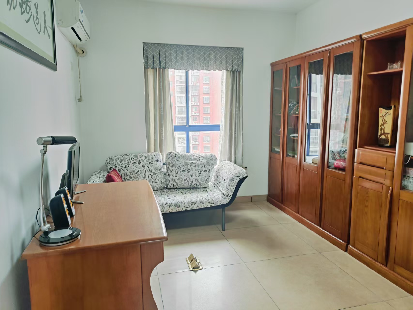 泉塘湾一期 4室2厅2卫 72.0万 泉塘湾一期 4室2厅2卫 72.0万室内图