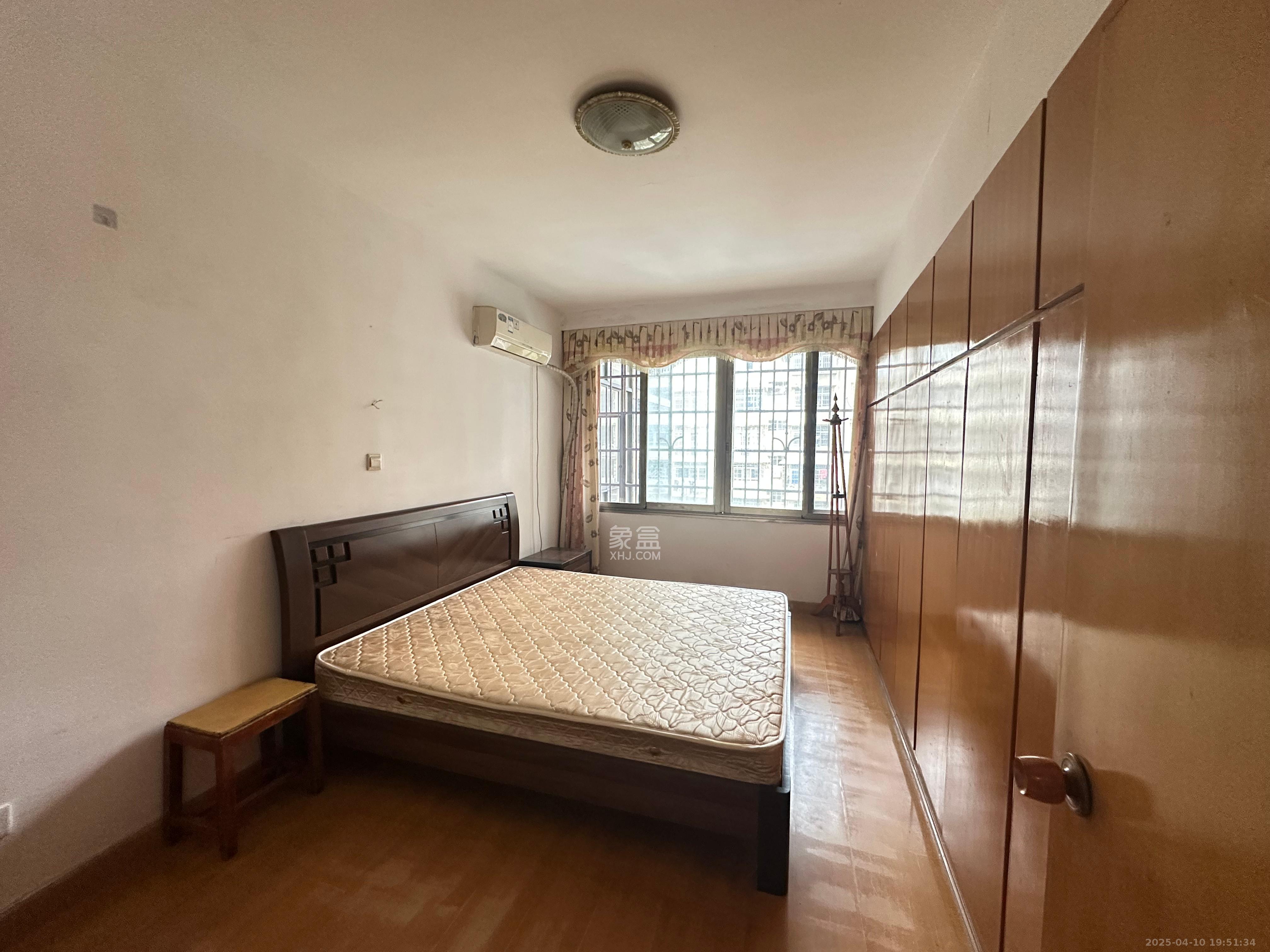 涂家冲社区（涂新小区、农商银行宿舍）  3室2厅1卫   2400.00元/月室内图