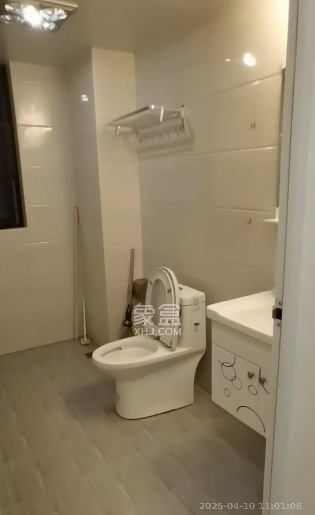 卓越浅水湾  3室2厅2卫   2800.00元/月室内图