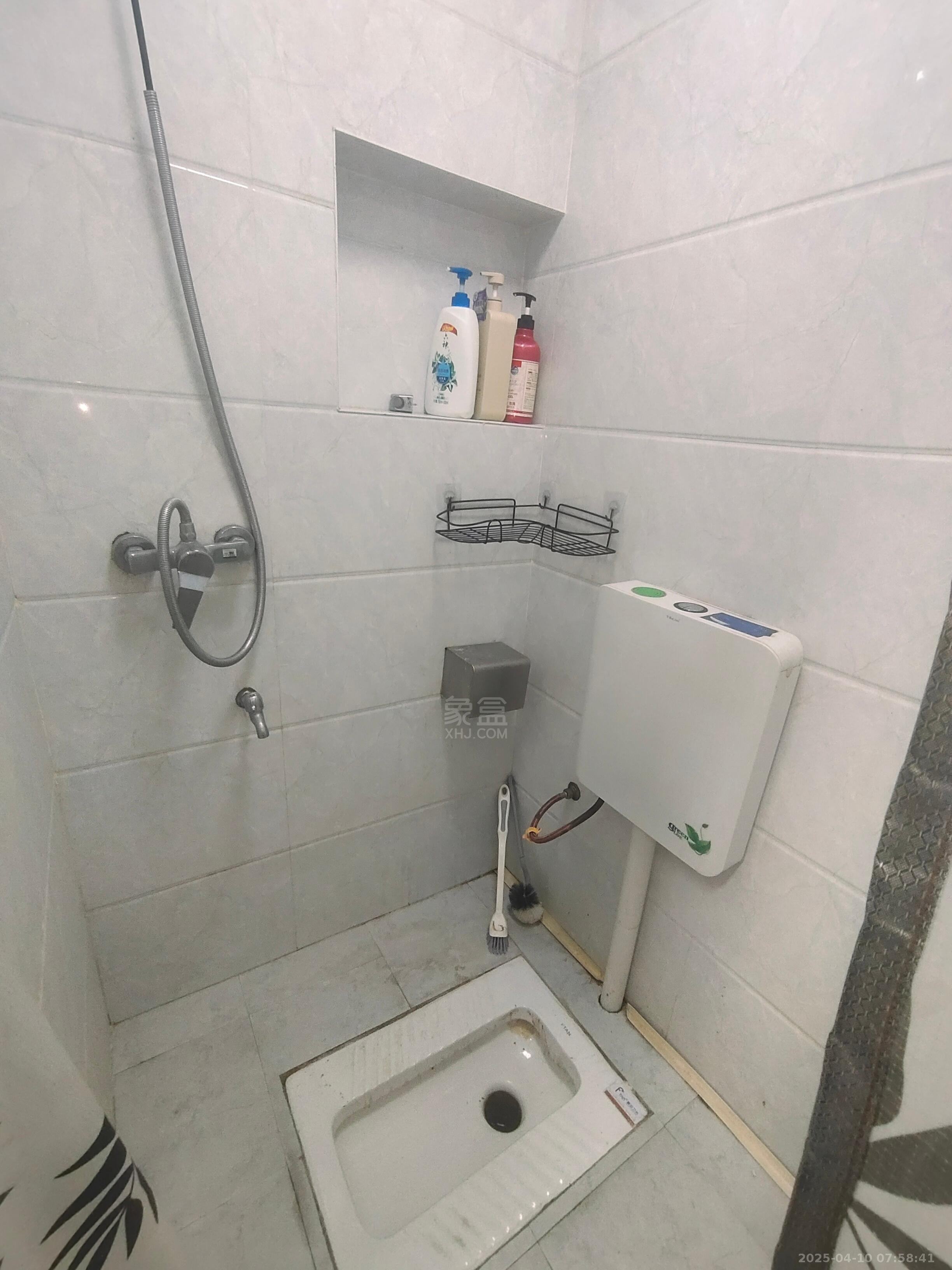 鸿益广场 1室1厅1卫 1100.0元/月 鸿益广场 1室1厅1卫 1100.0元/月室内图