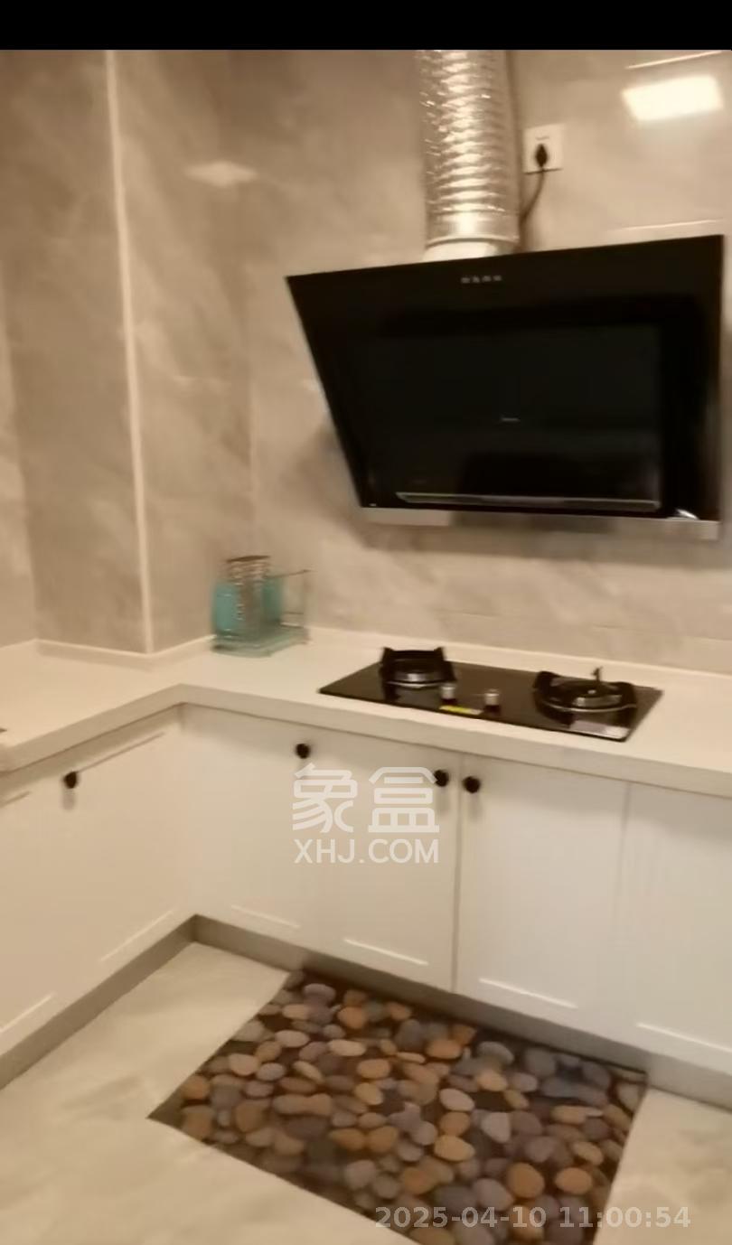 卓越浅水湾  3室2厅2卫   2800.00元/月室内图