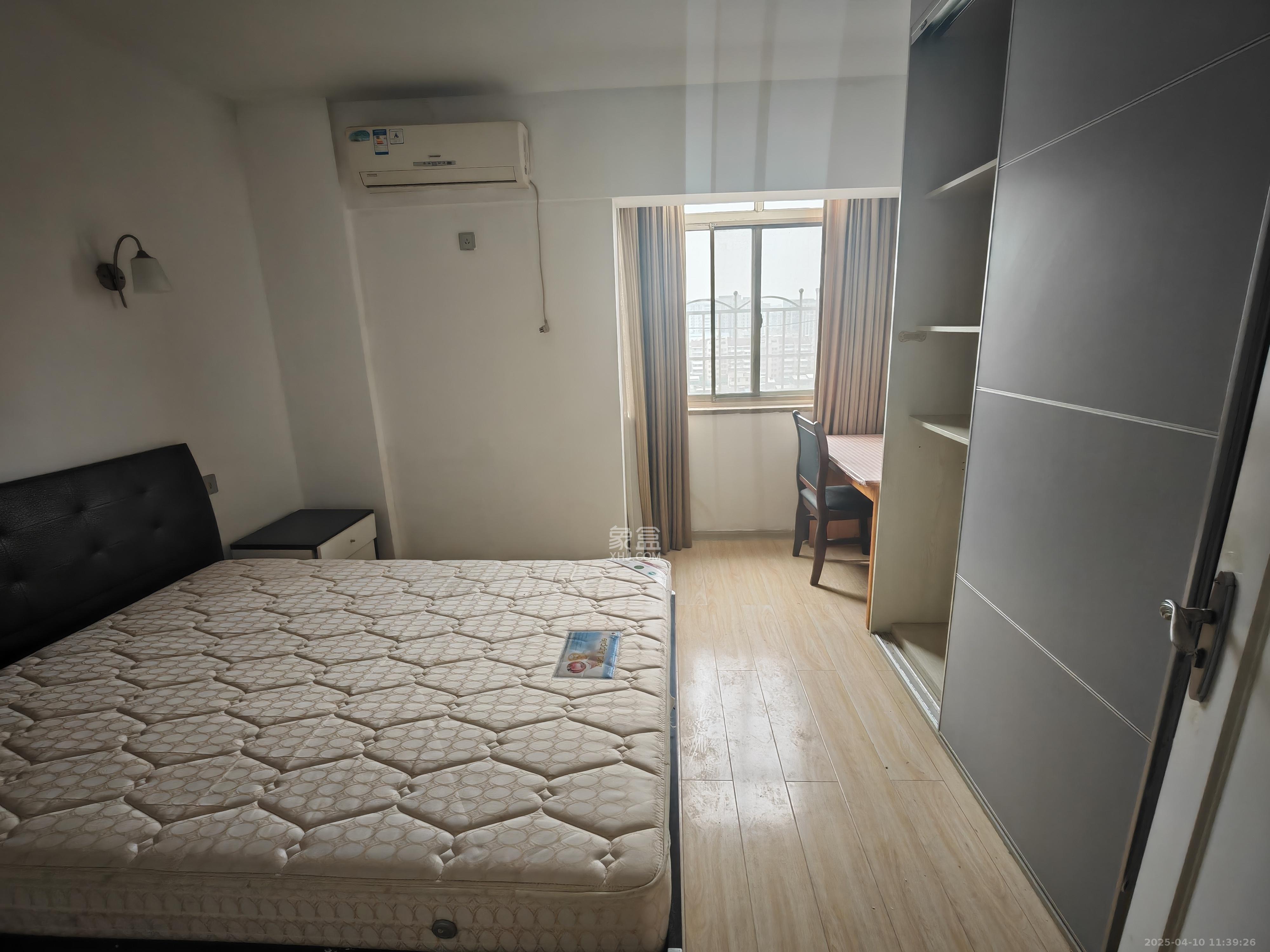 南国嘉苑 5室2厅2卫 3200.0元/月 南国嘉苑 5室2厅2卫 3200.0元/月室内图