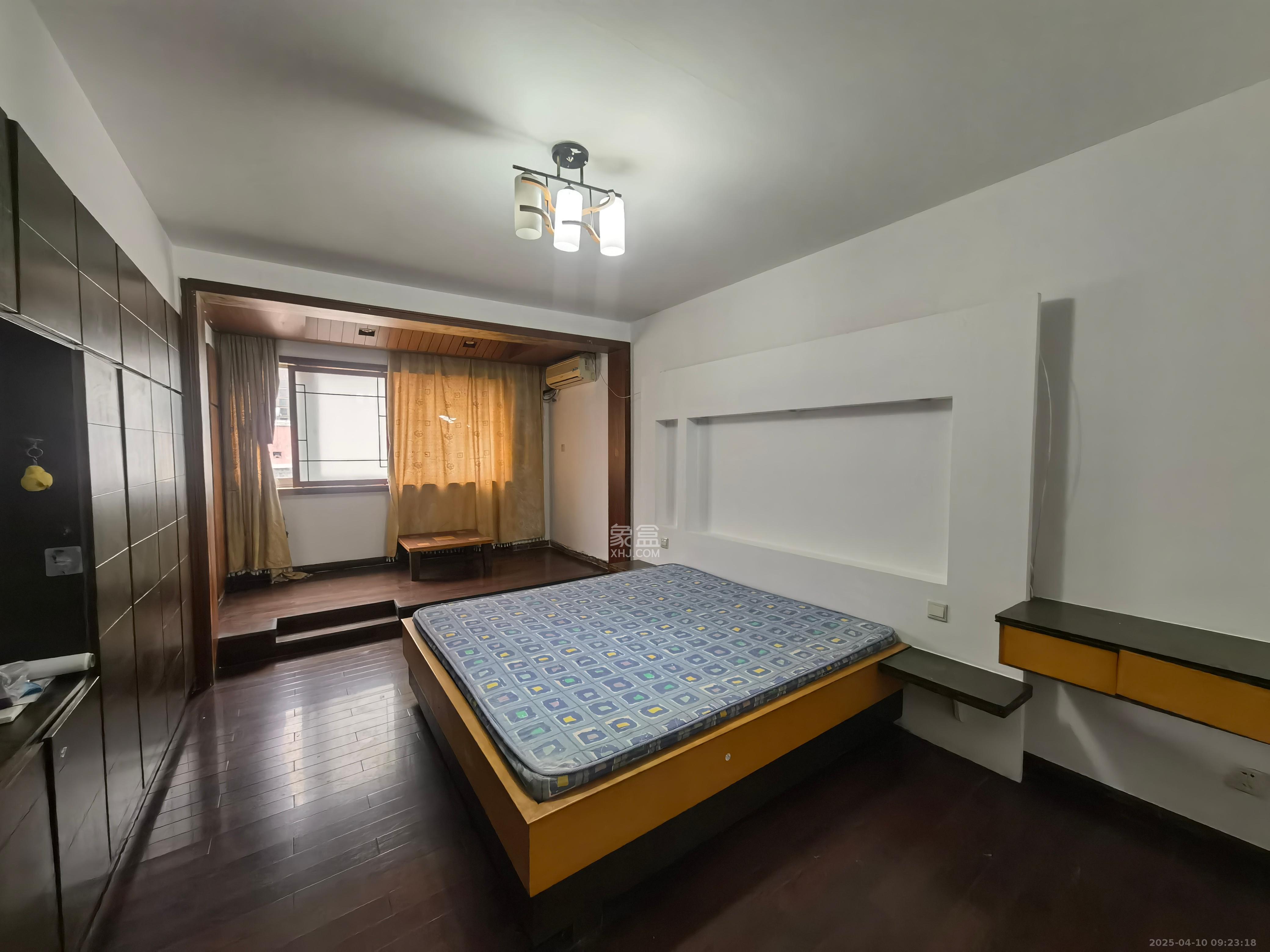 湘卫花苑 4室2厅2卫 2800.0元/月 湘卫花苑 4室2厅2卫 2800.0元/月室内图