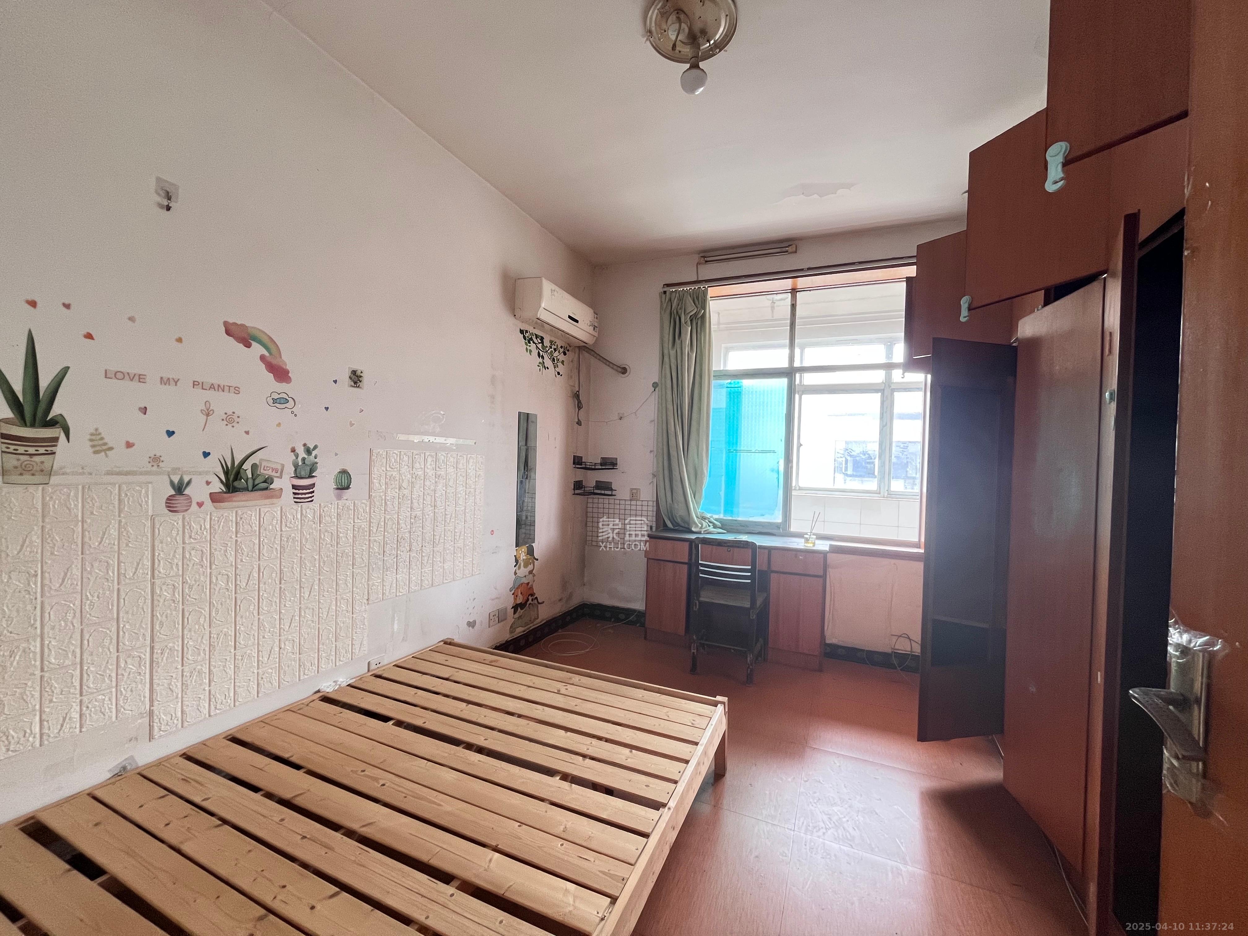 东湖小区安置房  3室2厅1卫   1700.00元/月室内图